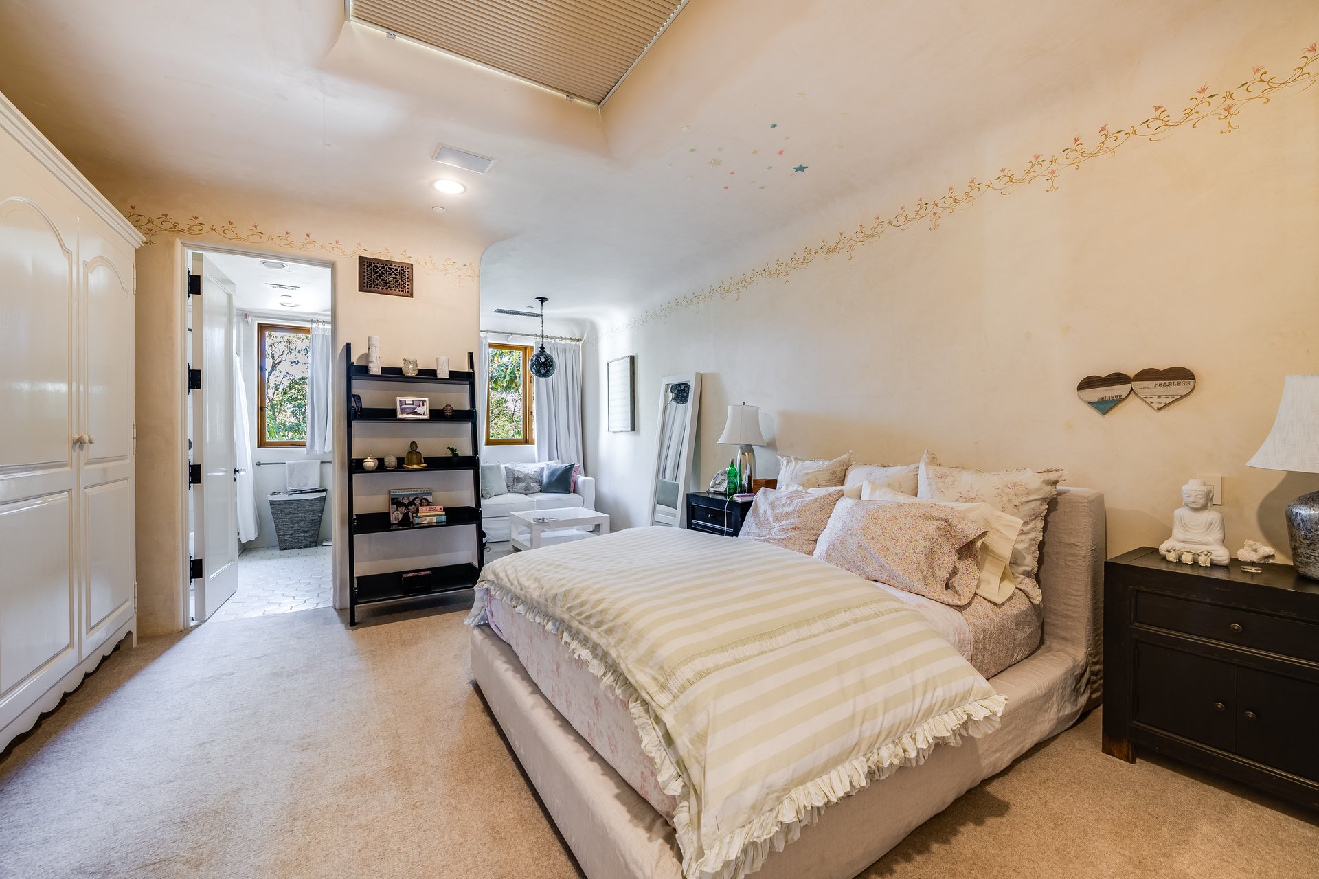 1550 Amalfi DR