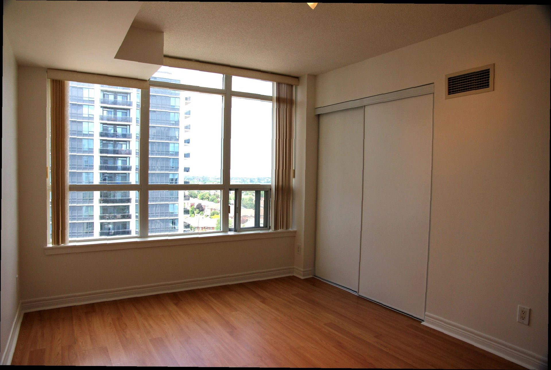  Exceptional Corner Suite 