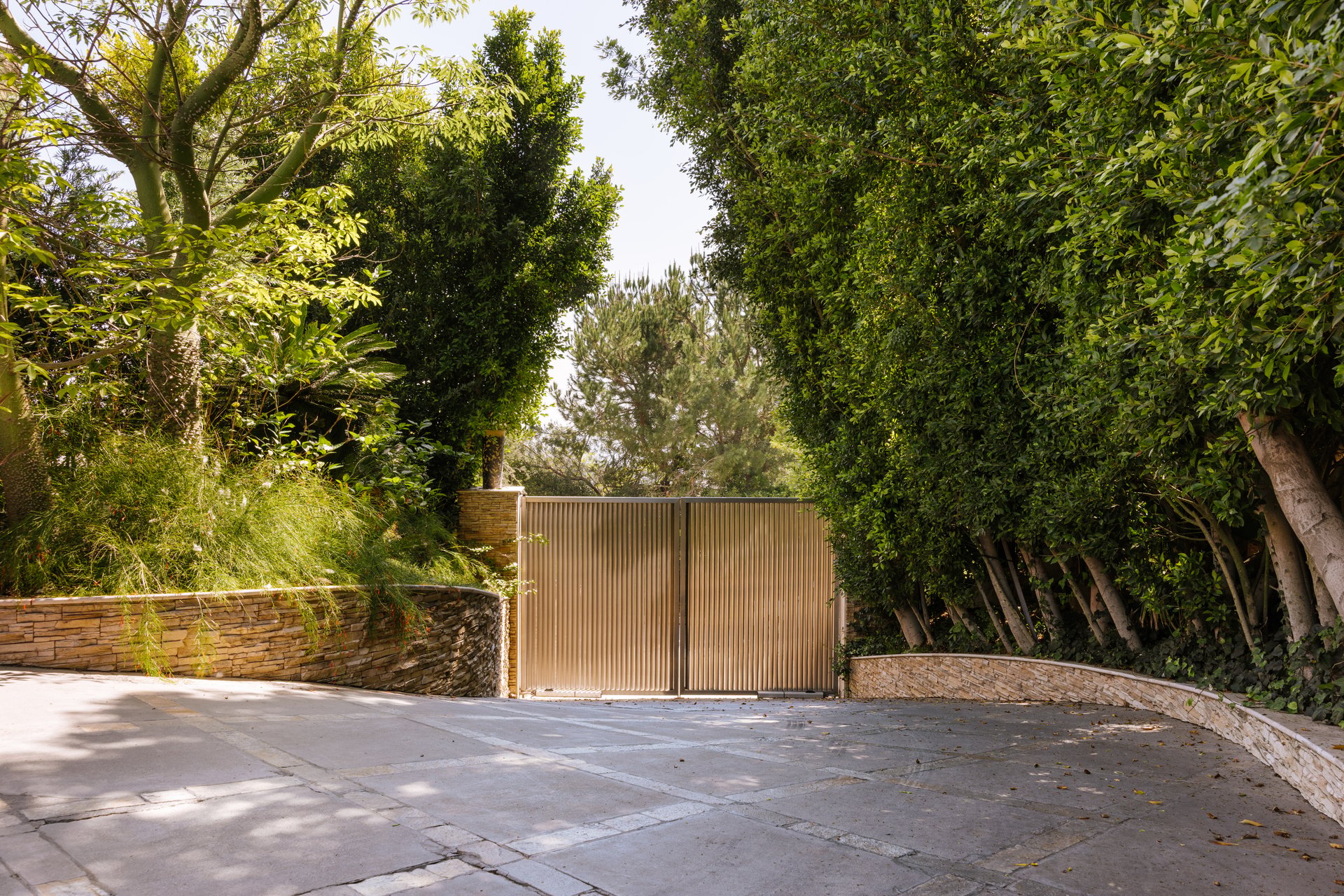 1111 Bel Air Pl