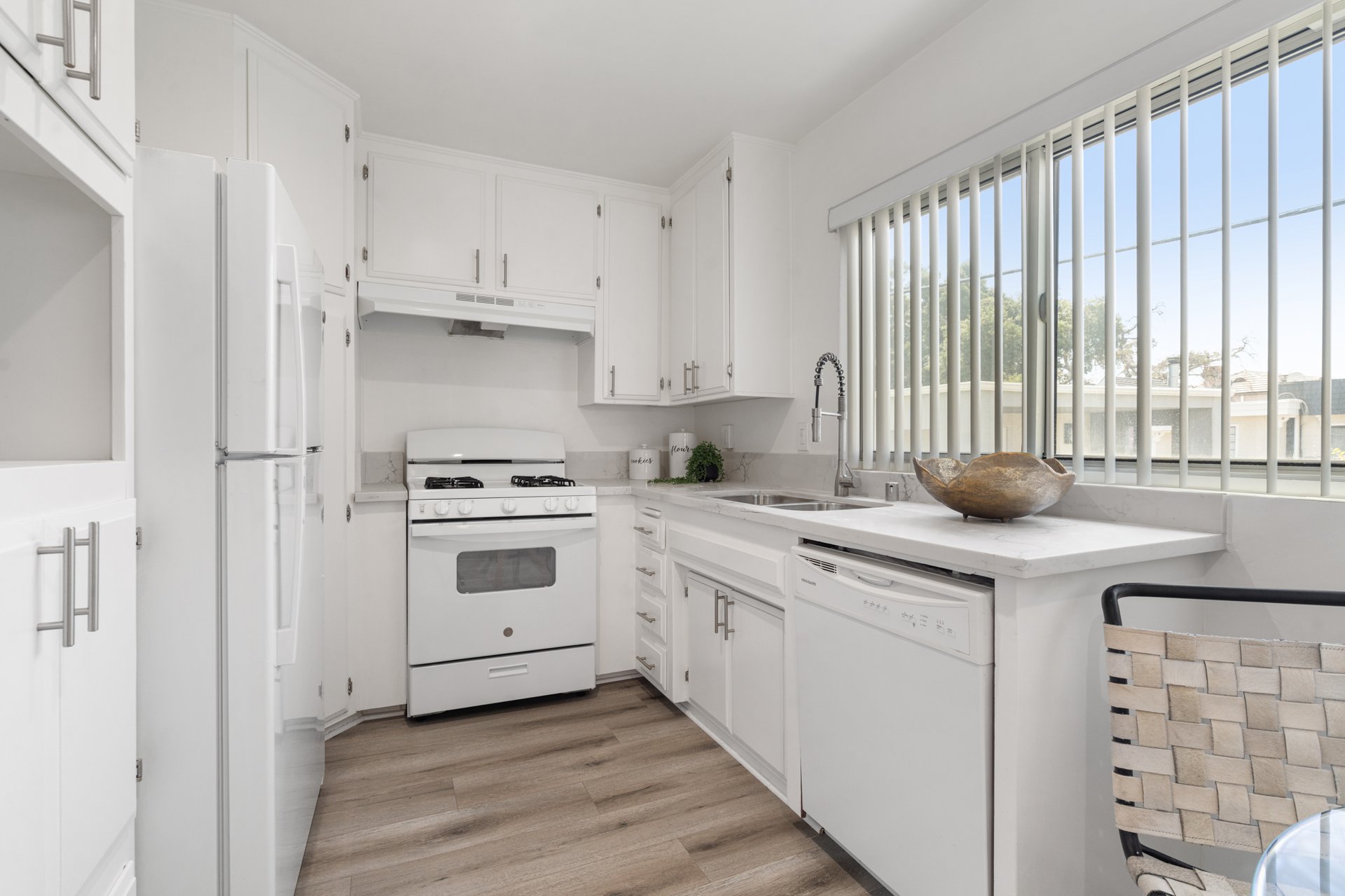 400 S Los Robles Avenue #209