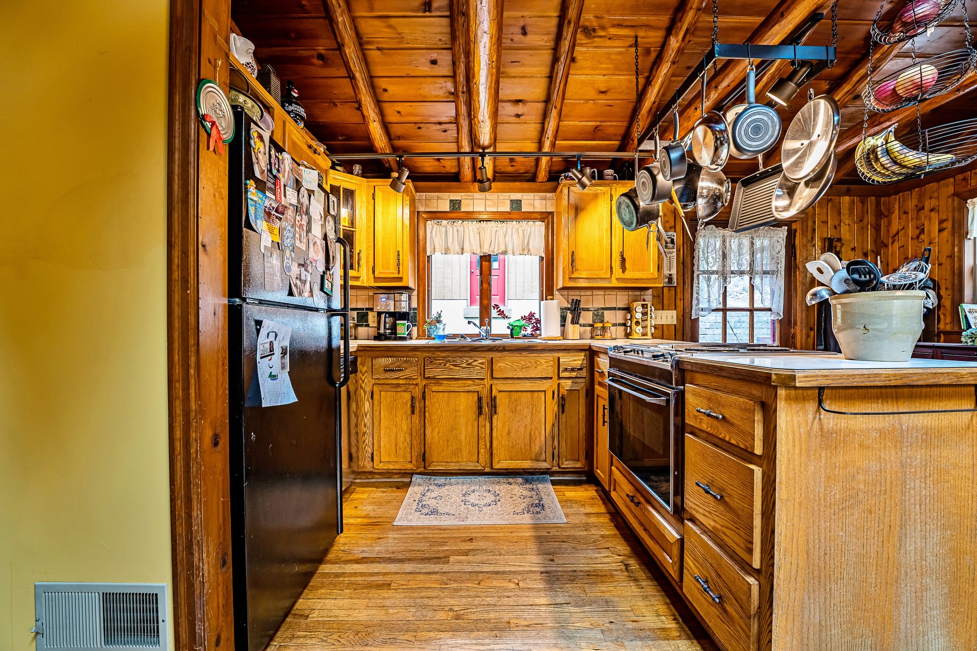 2716 Mountain Road