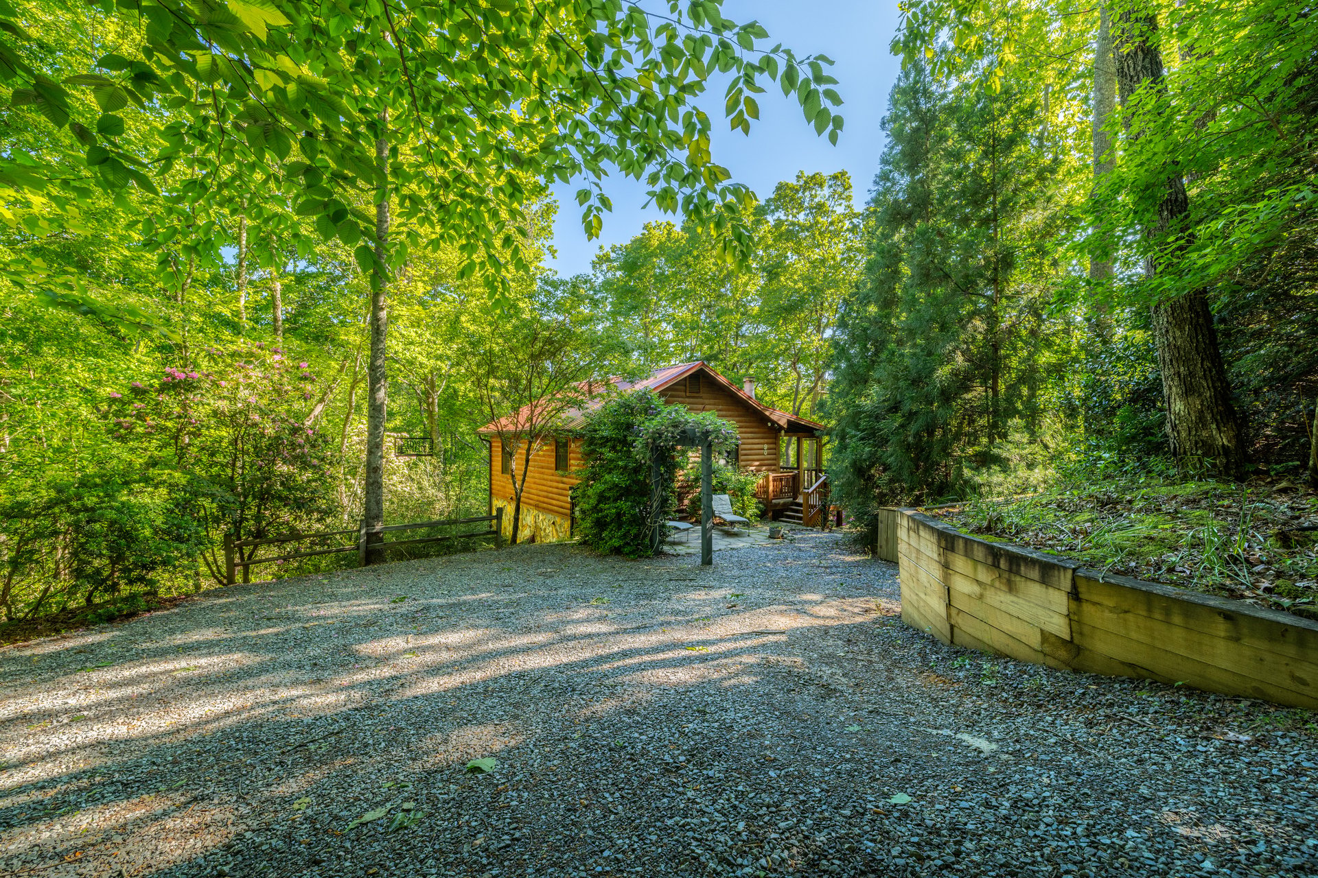 90 Holloway Circle, Blue Ridge, GA 30513