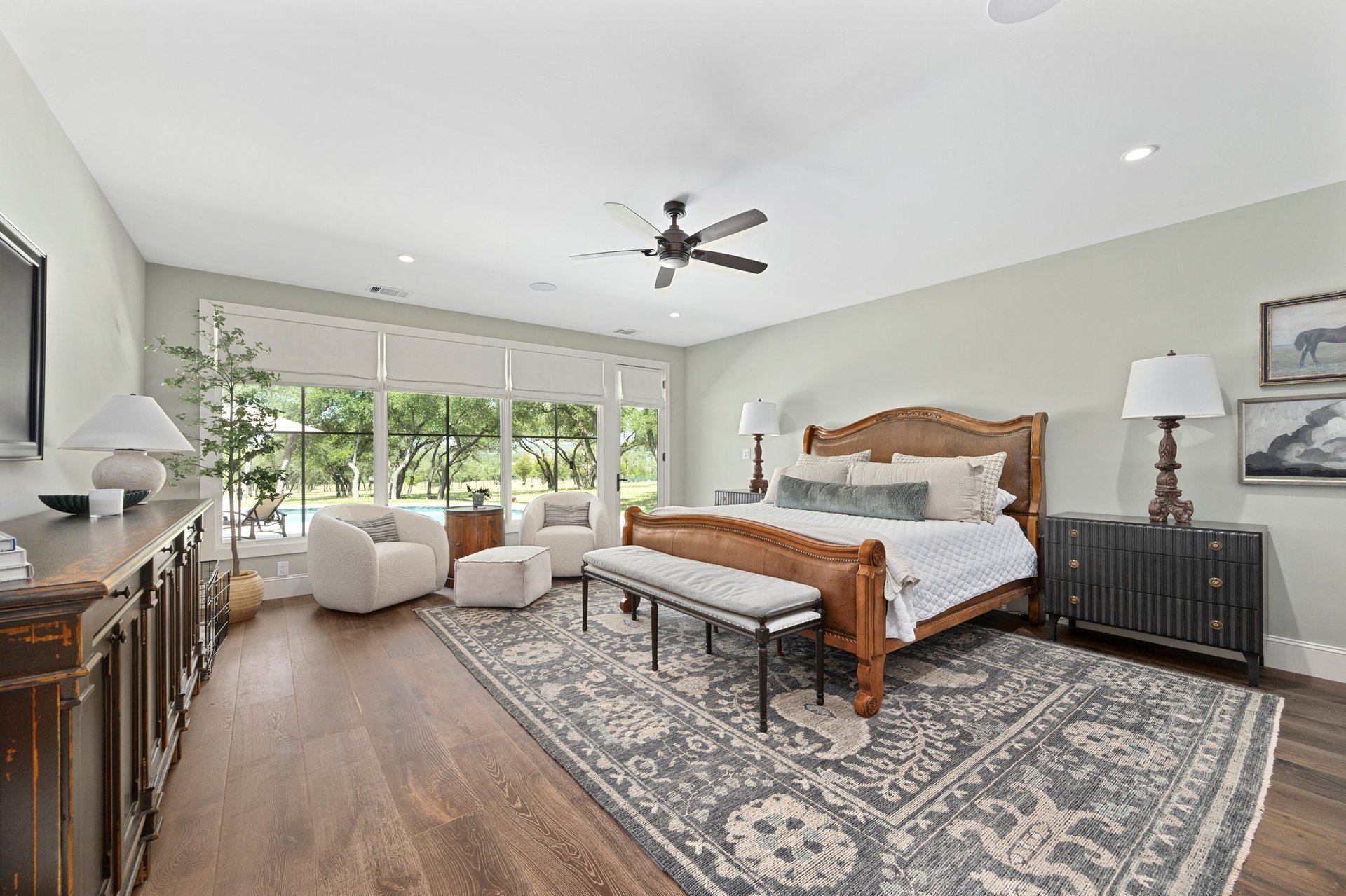 900 Rivercliff Drive