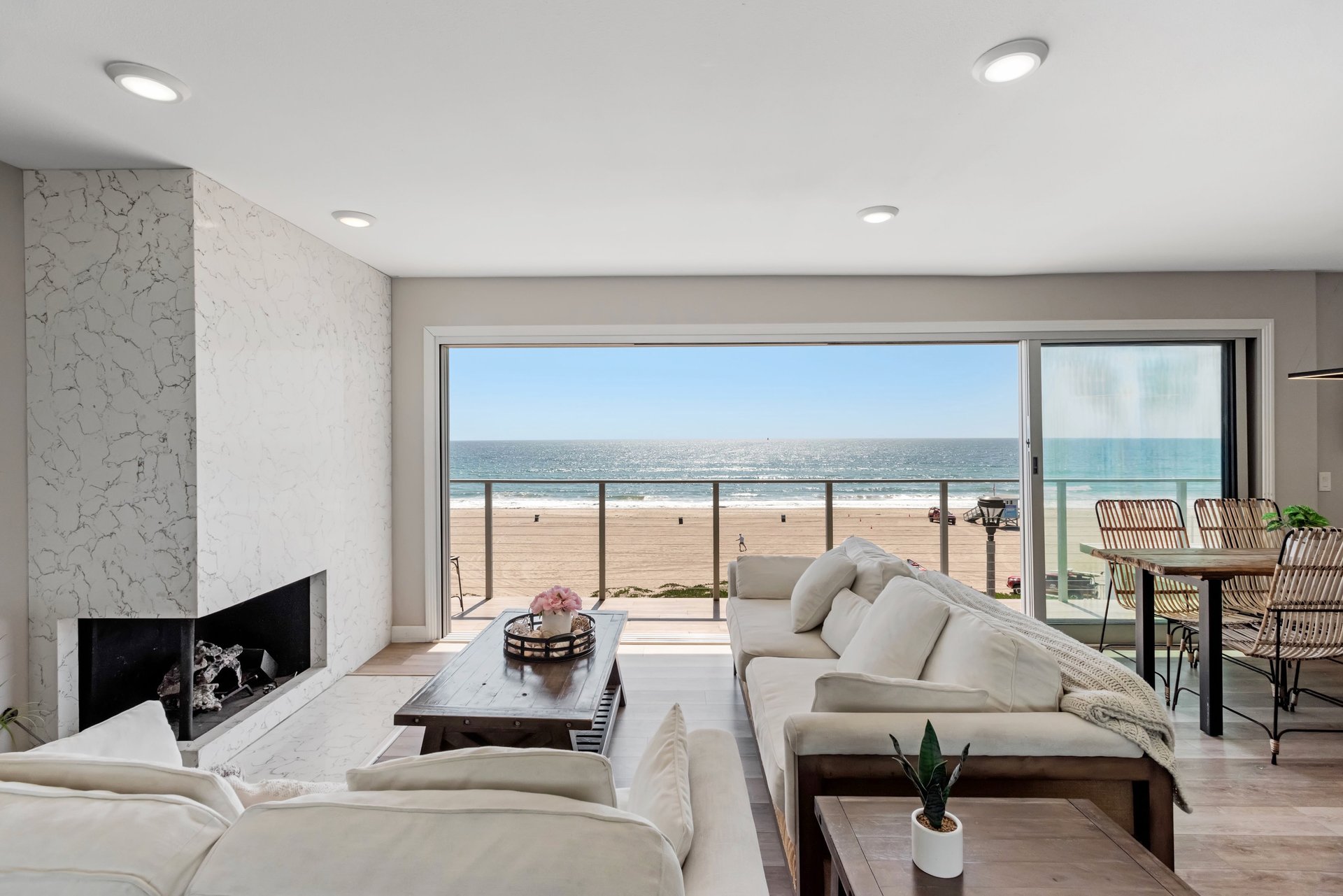2208 The Strand