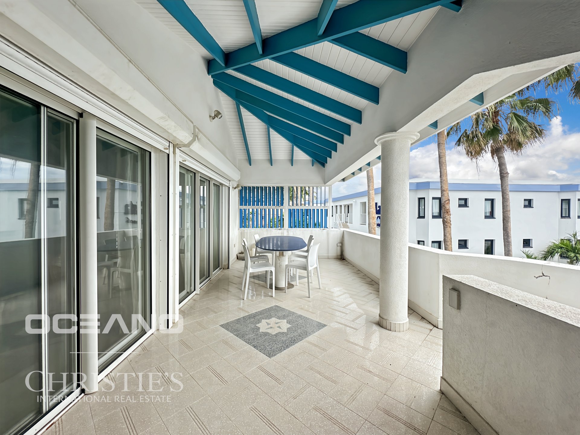 SEA VIEW - PELICAN KEY- 2BR HOME WITH THE BEACH AT YOUR FRONTSTEPS!