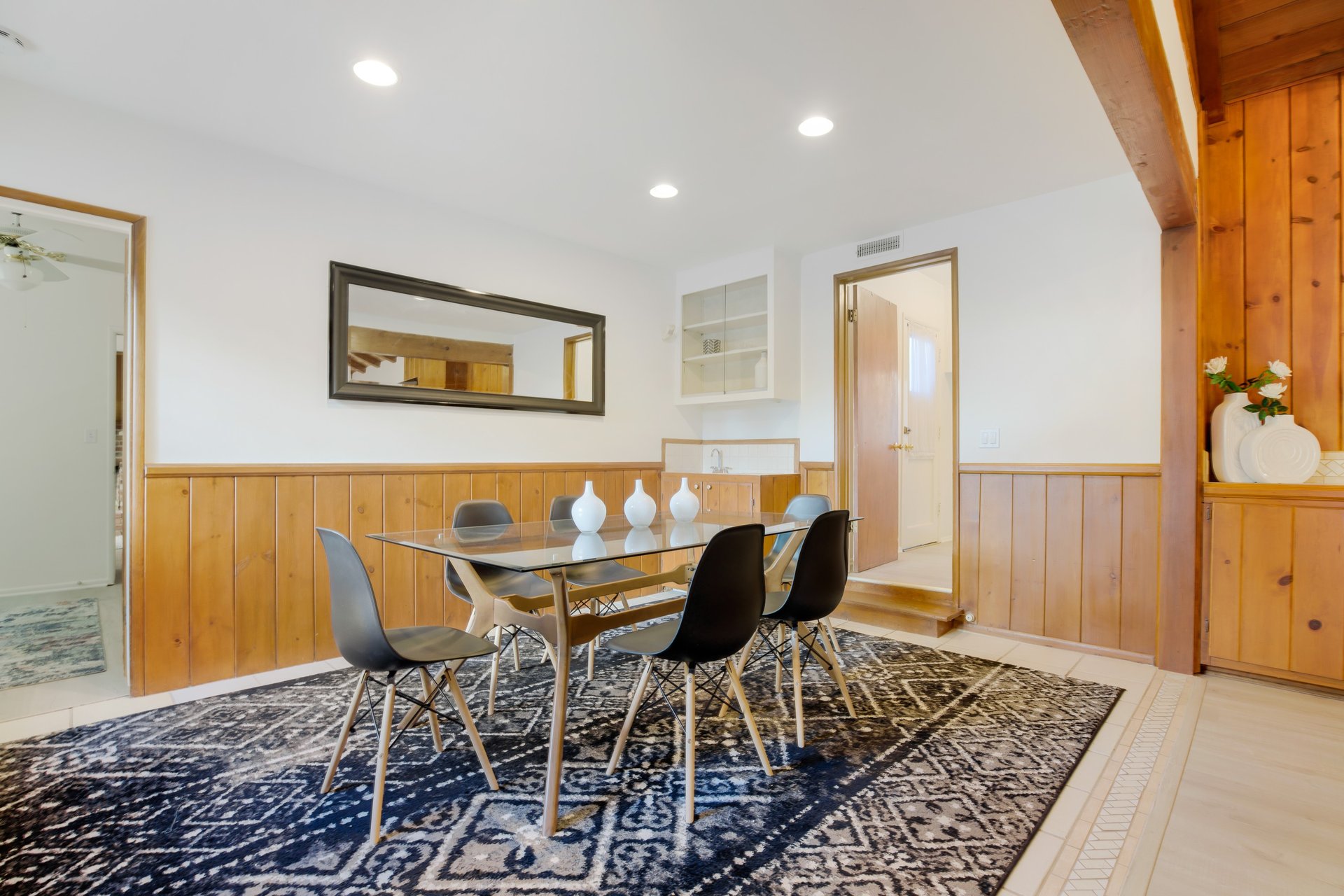 Melba Ave, 91367
