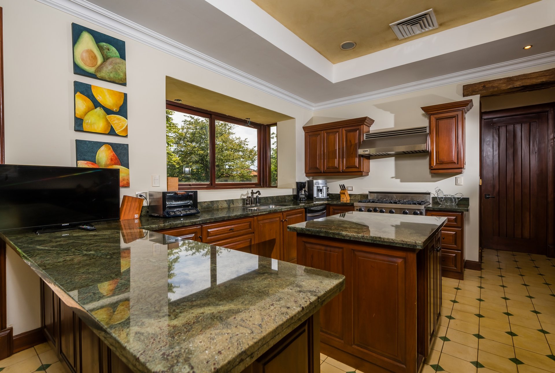 Casa Miraflores, Reserva De Golf #94 | Welcome to Casa Miraflores, an exquisite colonial-style estate home located in Hacienda Pinilla!