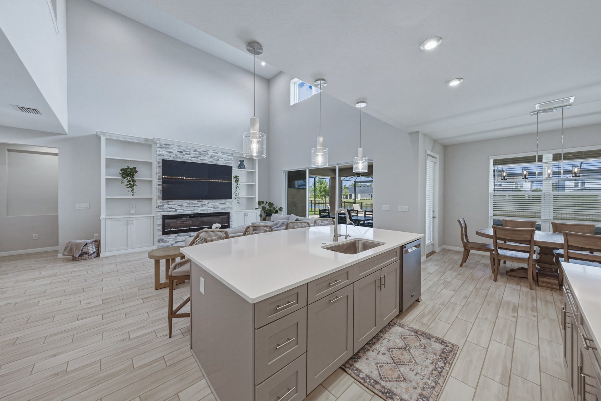 6978 BRADBURY CIR