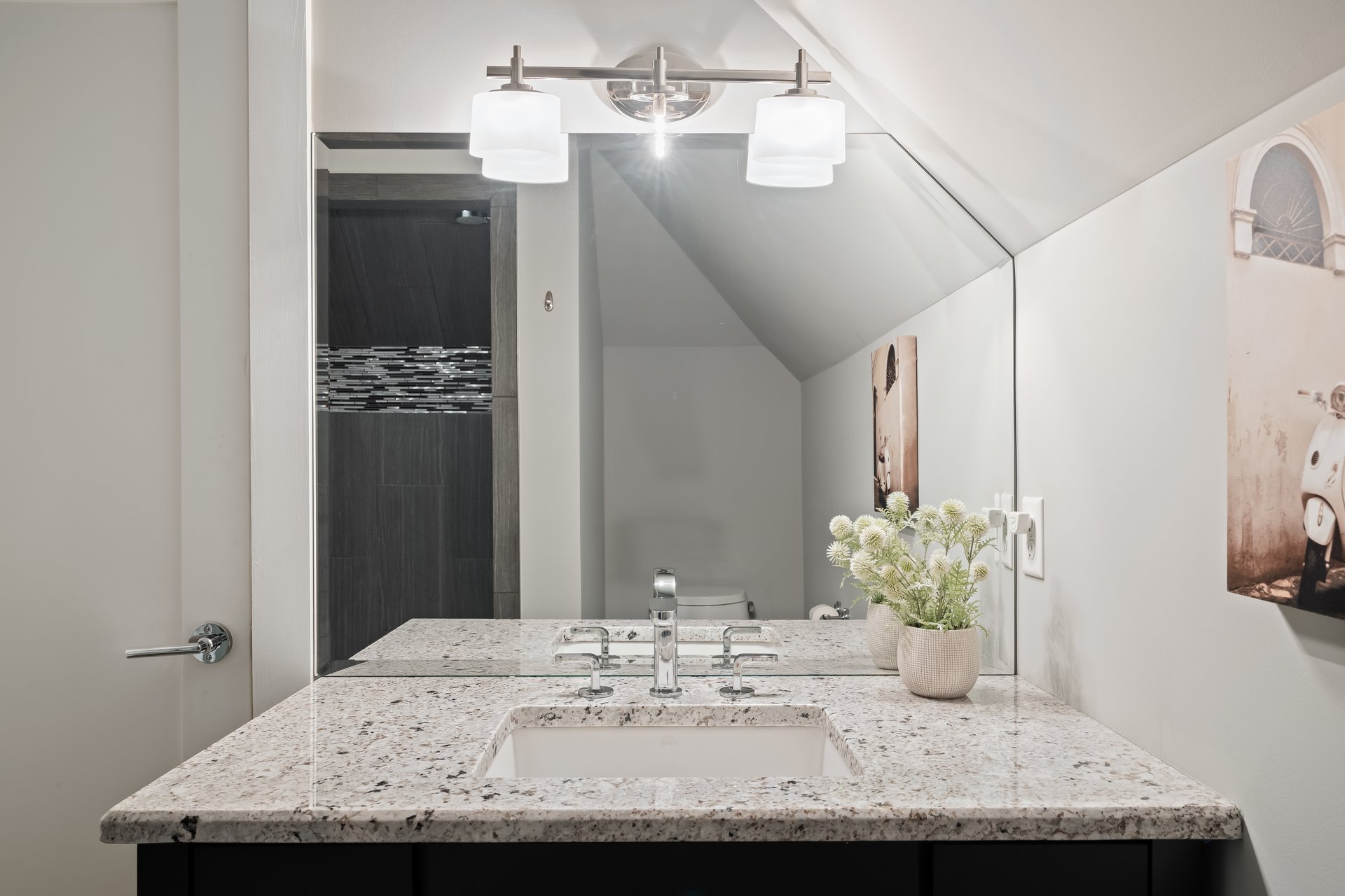 2687 Avenue Du Vlg