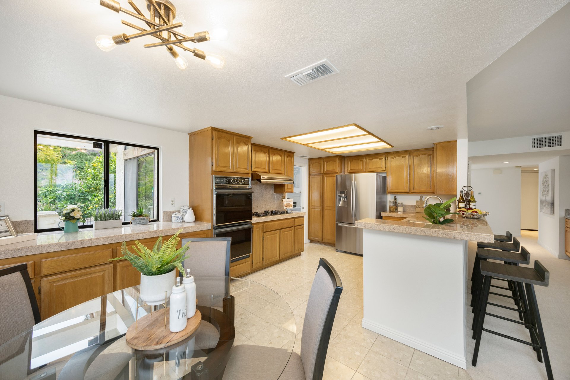 2736 Whitechapel Pl