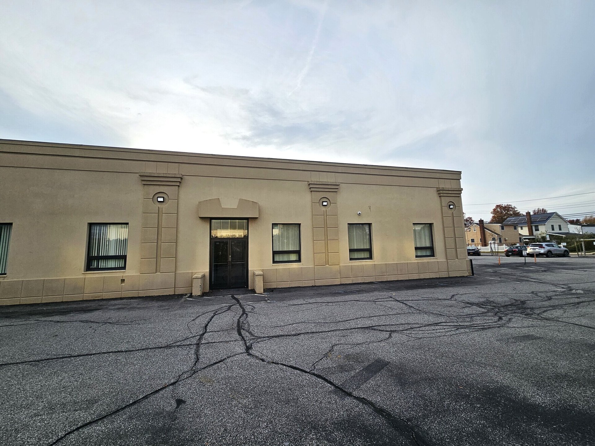 166 E Jericho Tpke