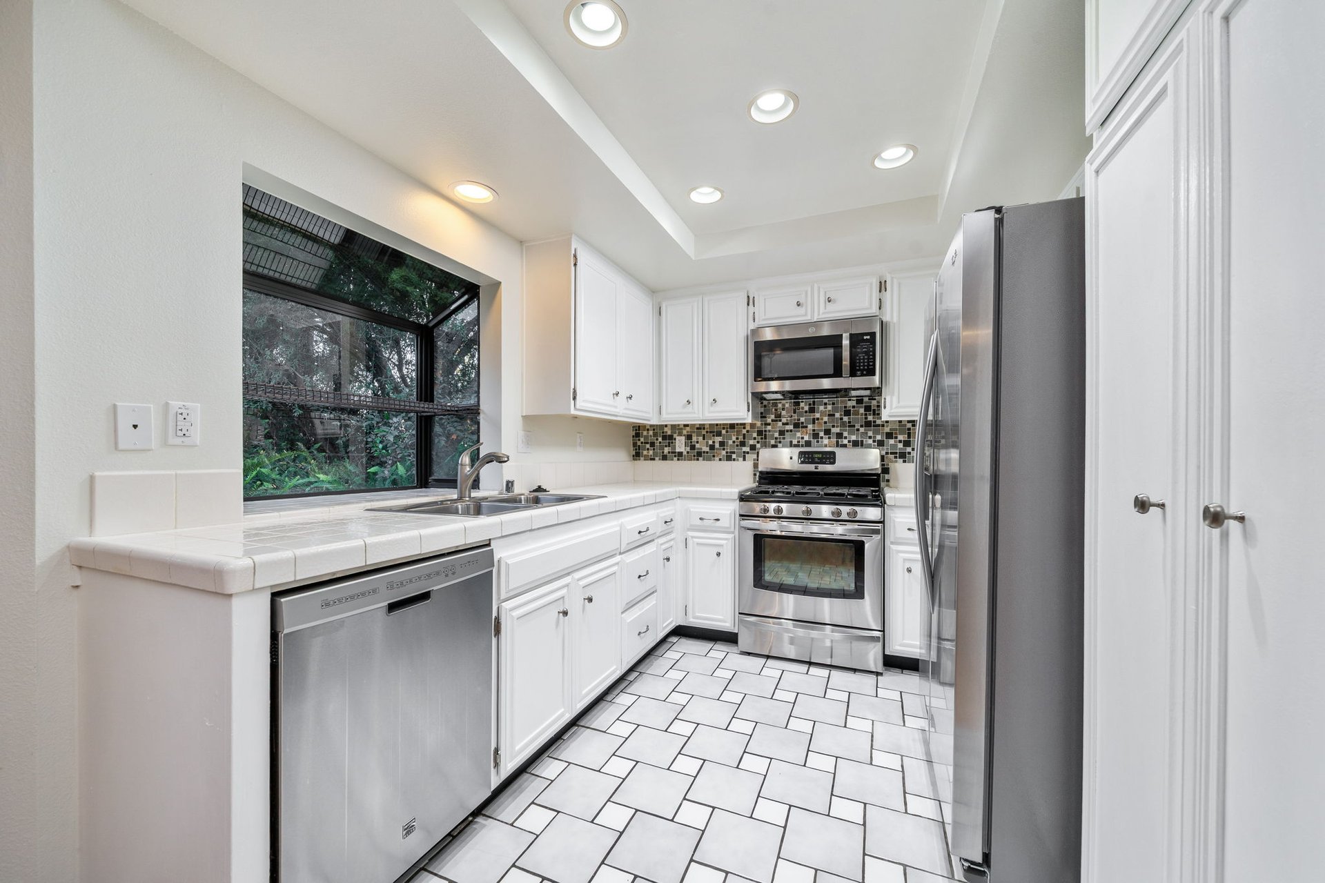 1220 Shepherd Way