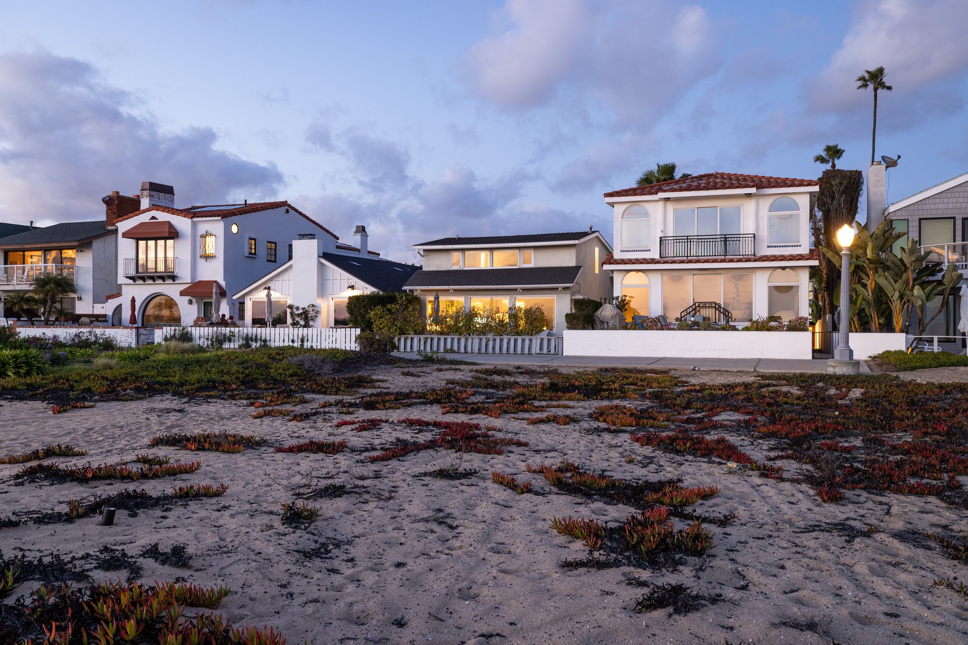 1309 E Balboa Boulevard