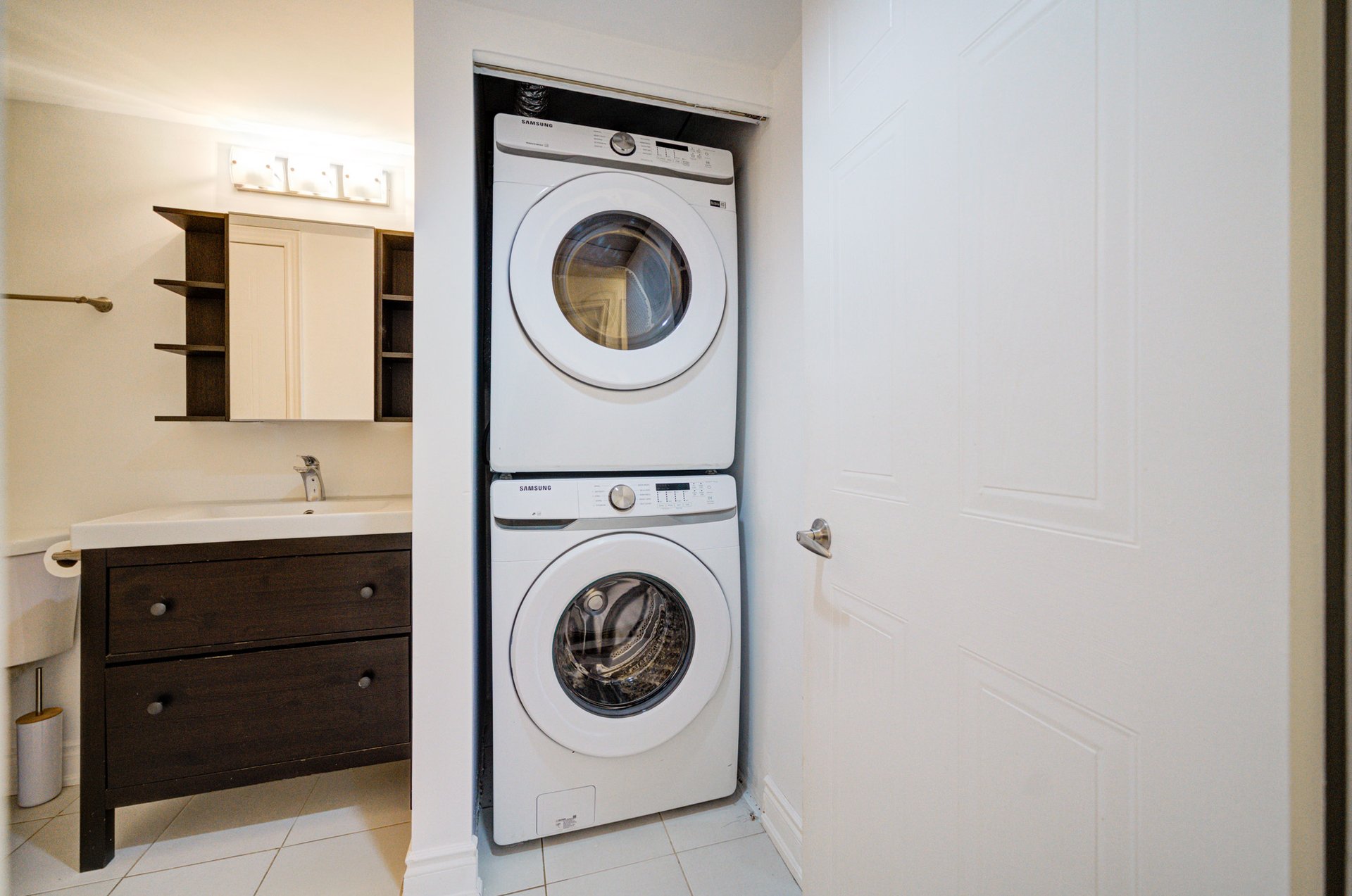 #521 - 1514 Pilgrims Way Unit: 521