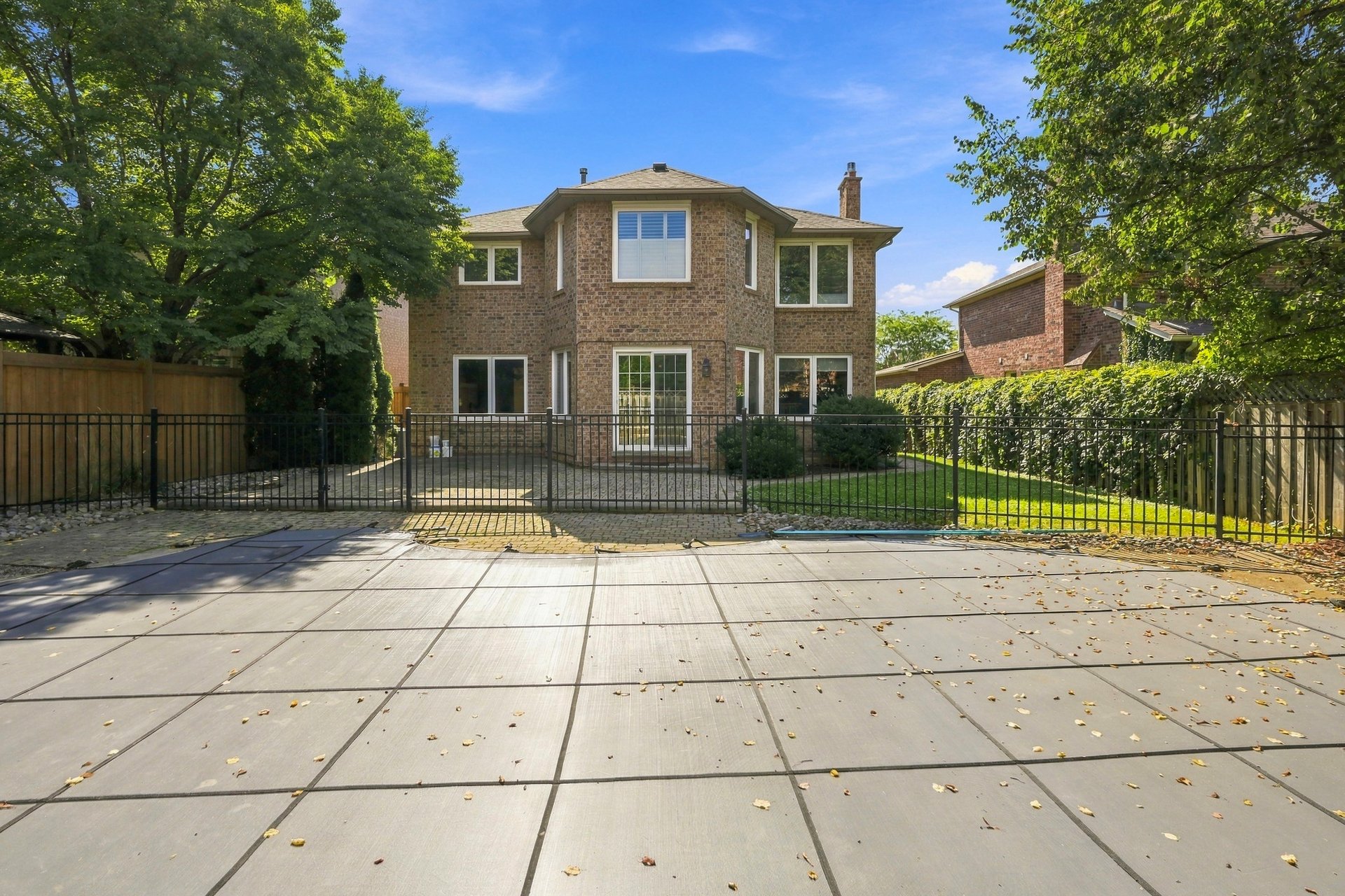 Executive home in Oakville's prestigious Glen Abbey community