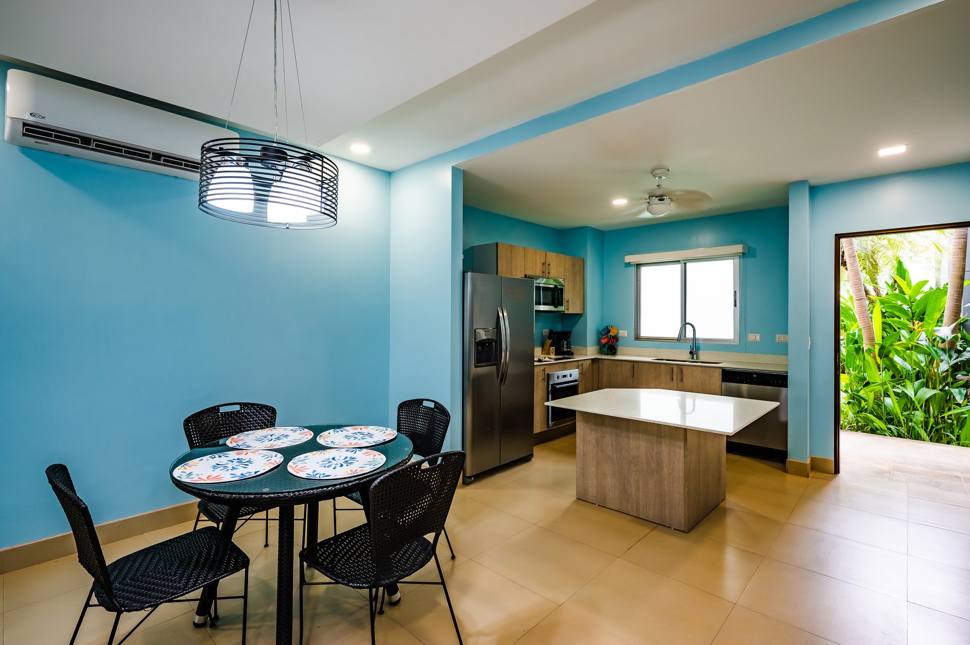 Casa Blanca 2 | Gorgeous 2 Bedroom Condo Close To The Beach!