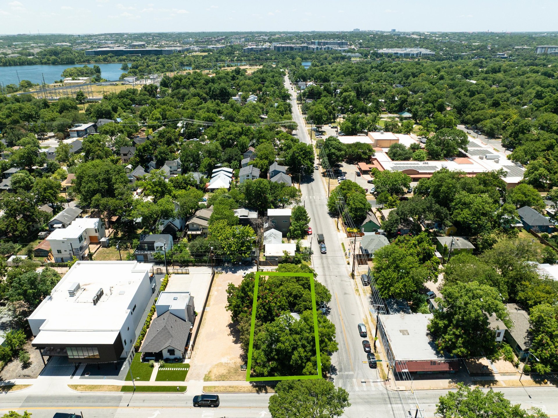 2201 E Cesar Chavez