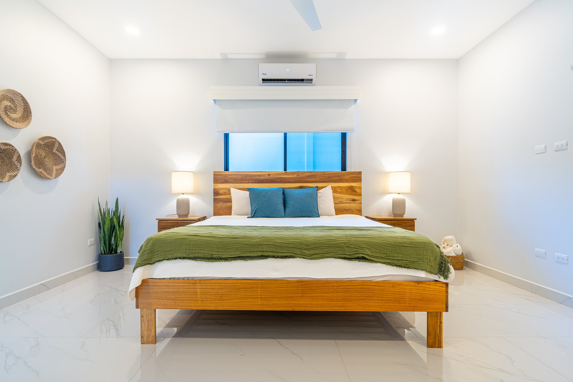 FIRE SALE!!!!! Immaculate New Build with Modern Design & Premium Features