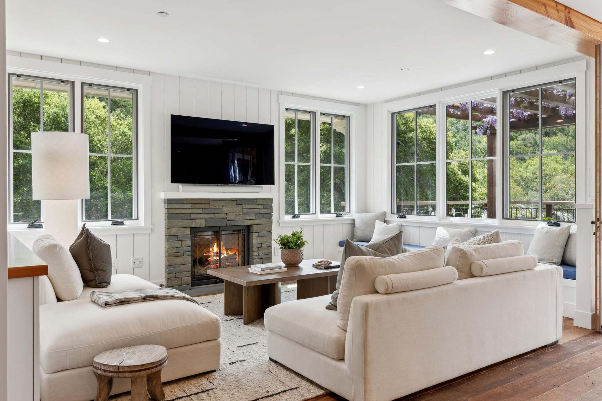 Exceptional Indoor-Outdoor Living in Baywood Canyon