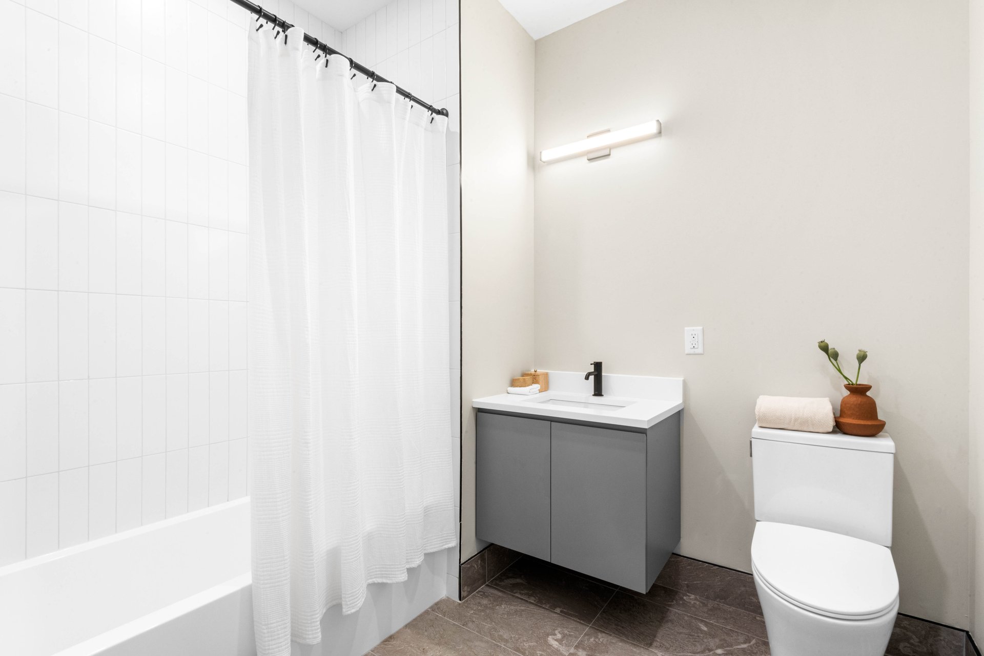 Ascent Apt: 509