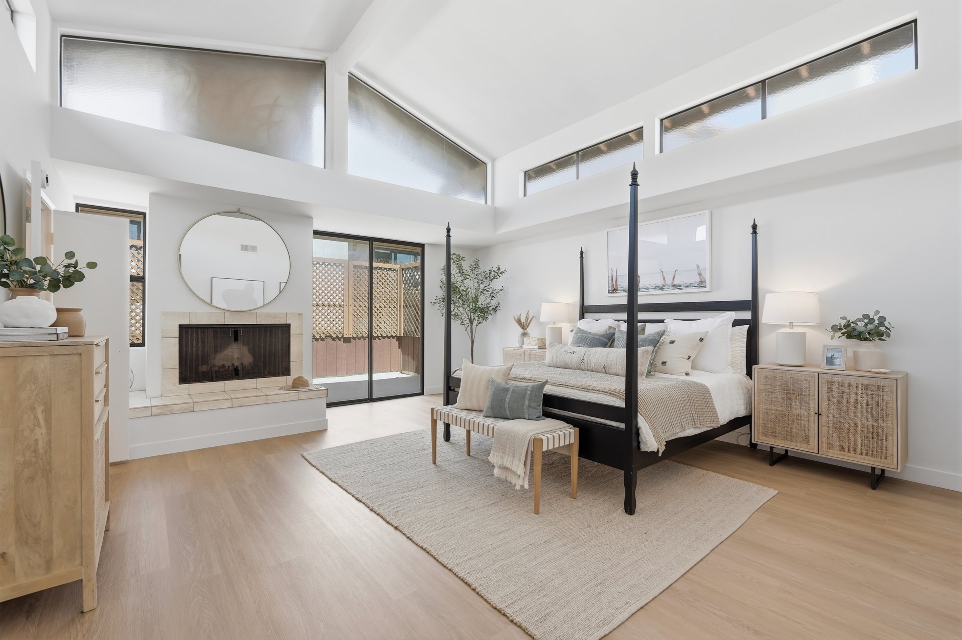 2516 The Strand