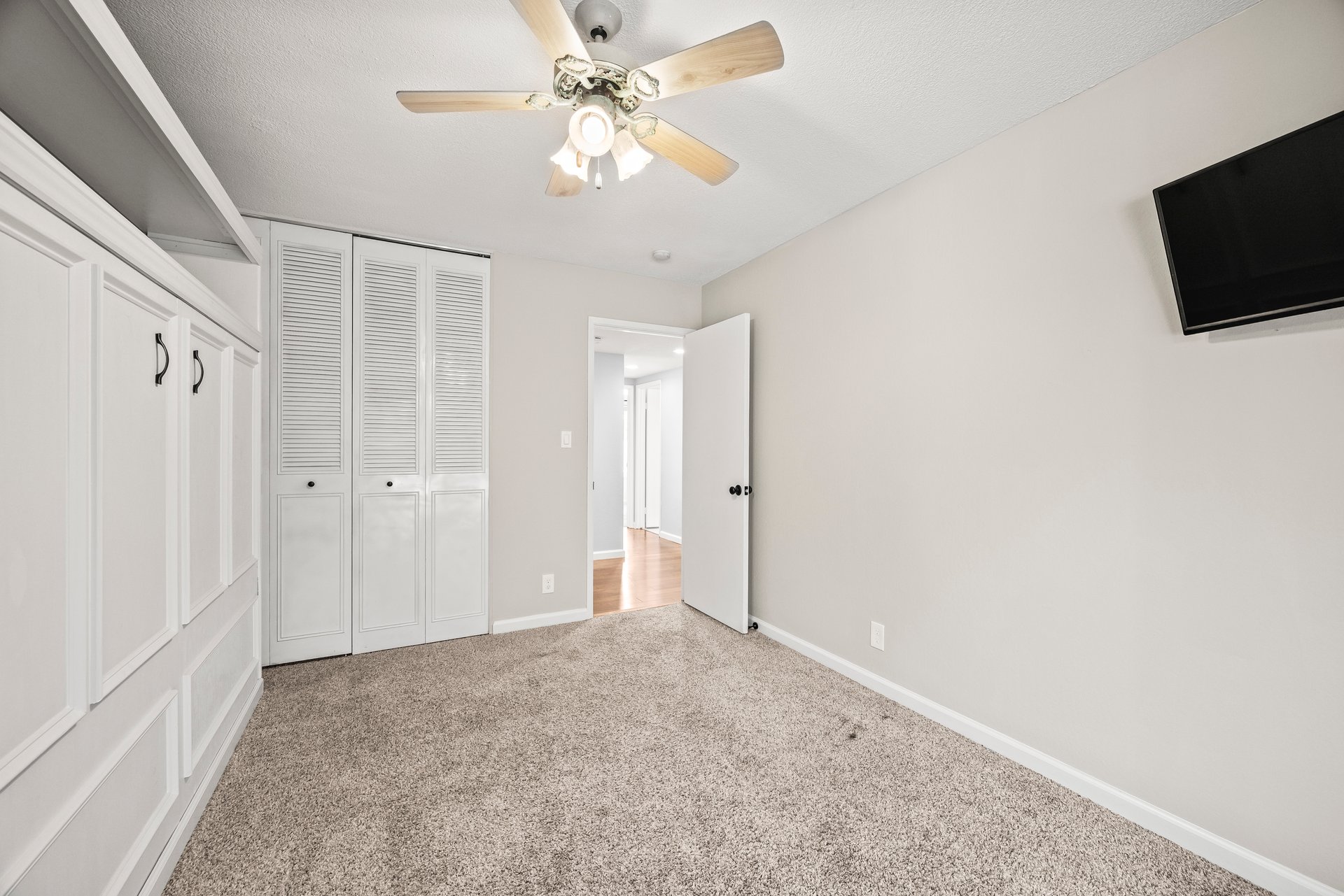 5021 Waterbury Way