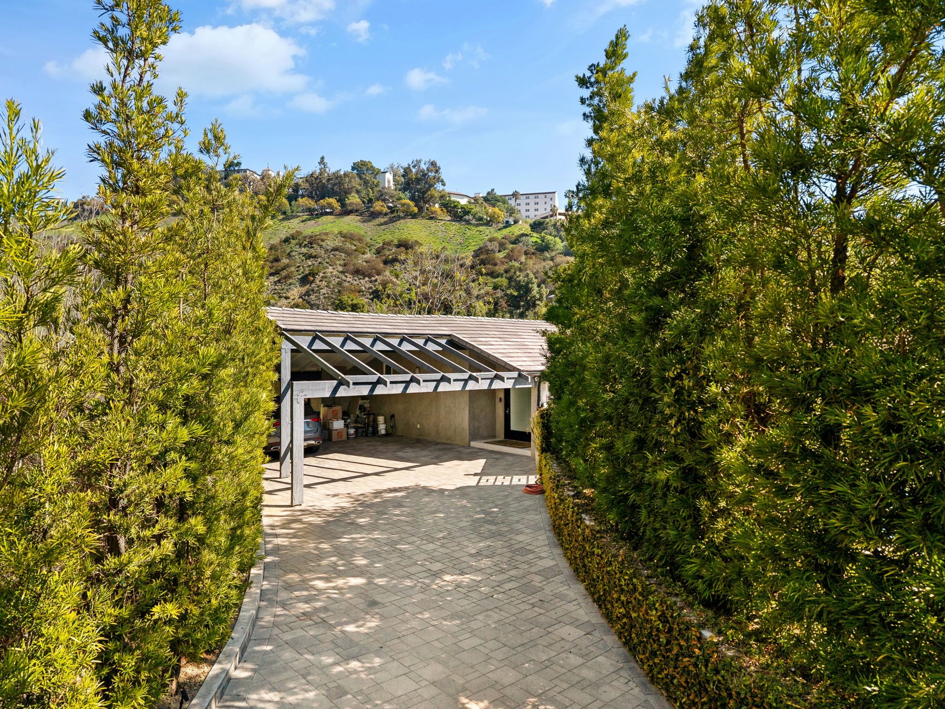 1255 N Bundy Drive