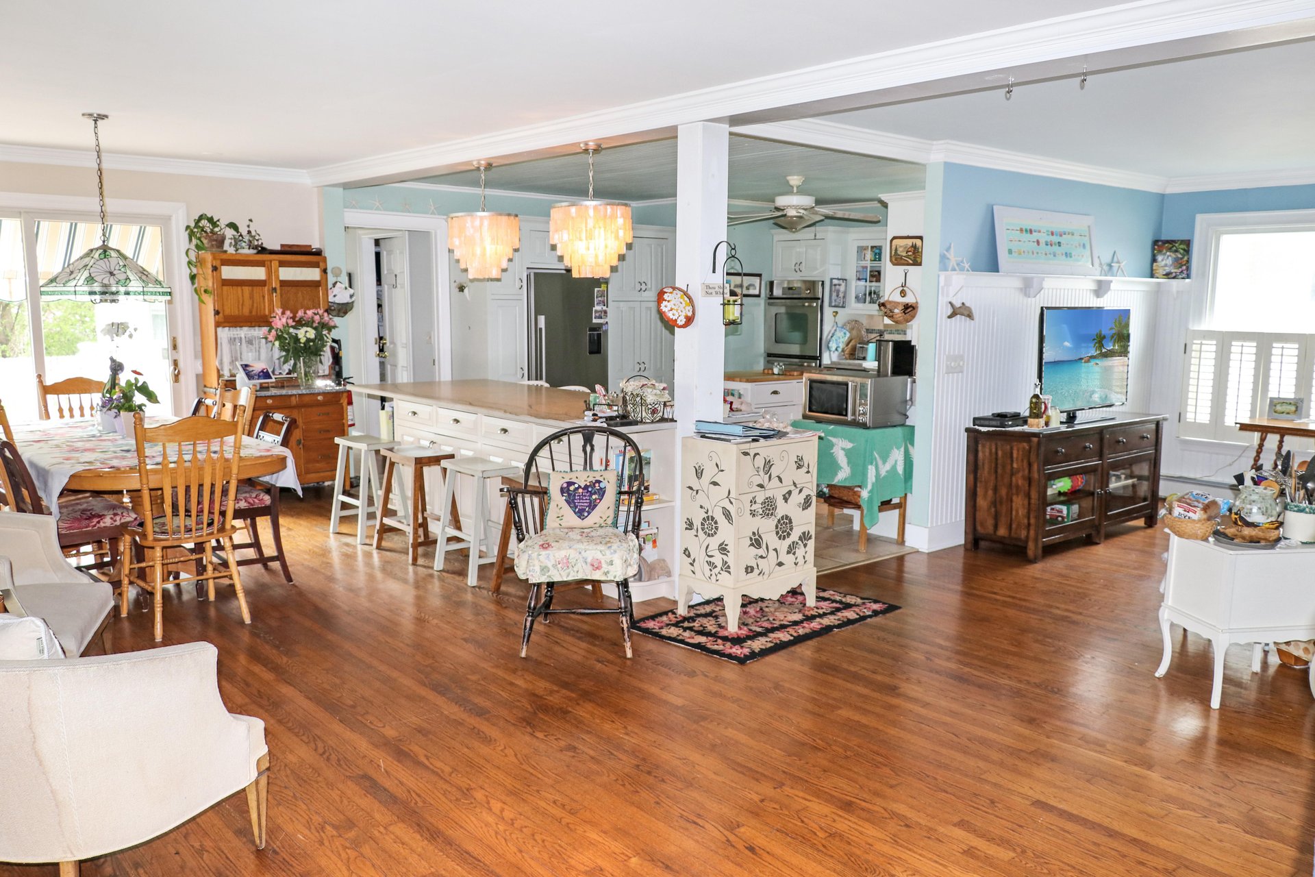A Classic Bay Header Home Just Three Homes From Ocean