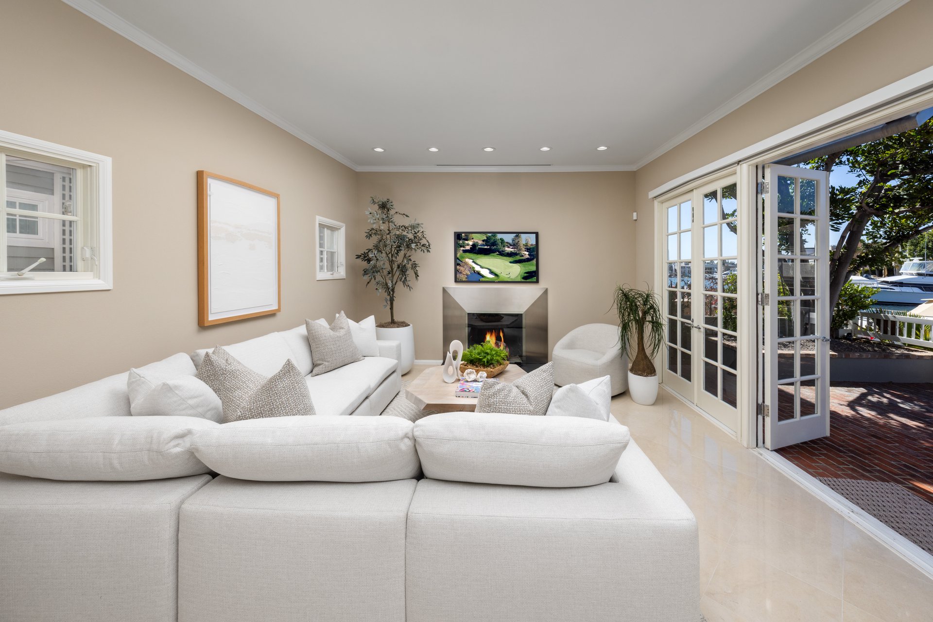 736 Harbor Island Drive 