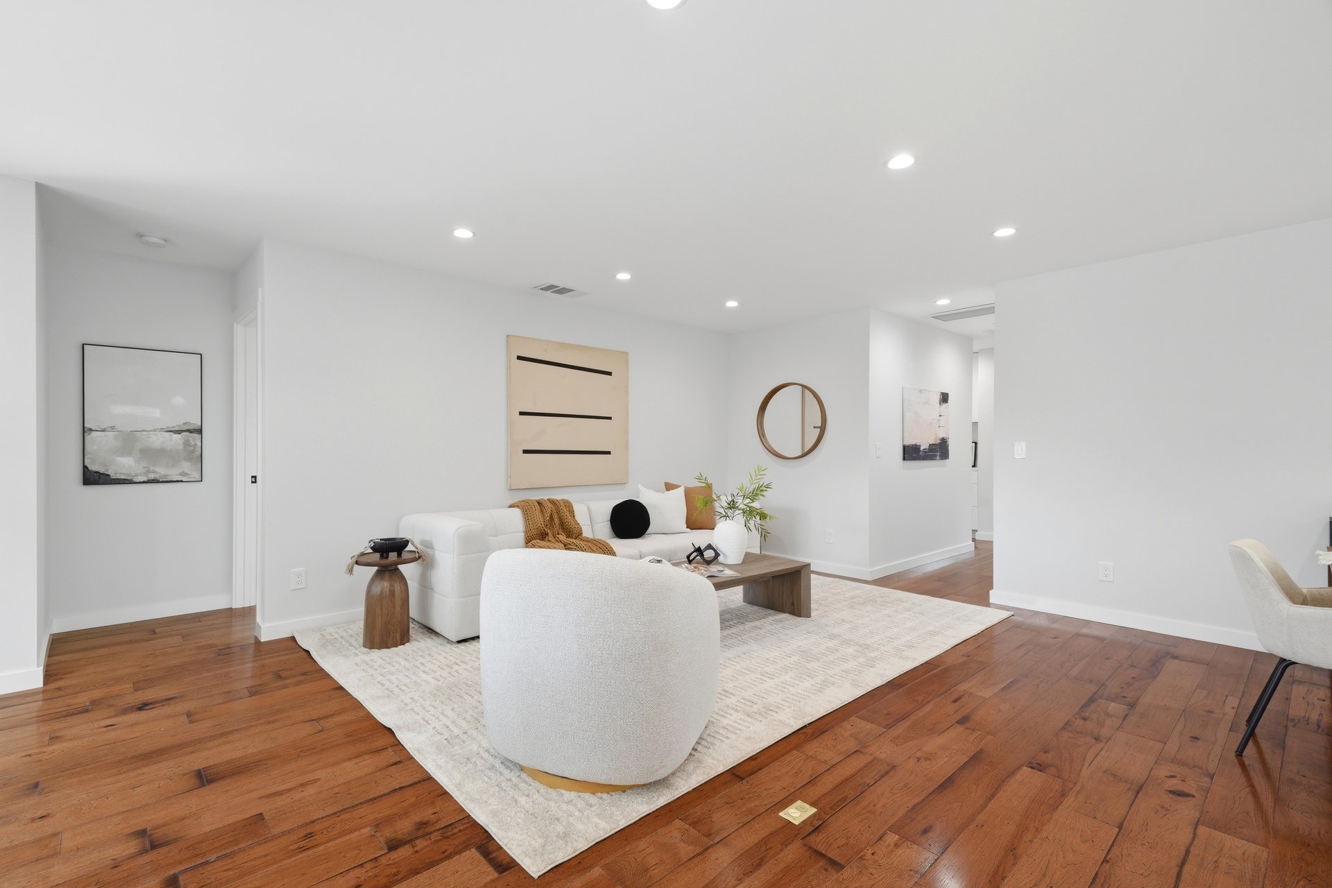 2133 Santa Cruz AVE