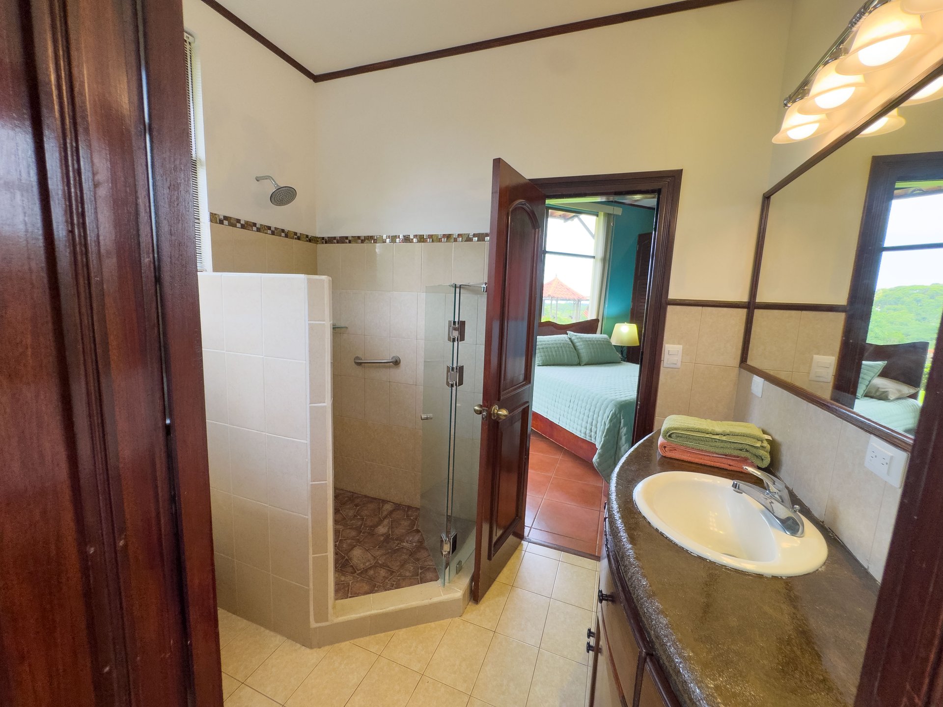 Tropical Estate in Gated Community near Quepos