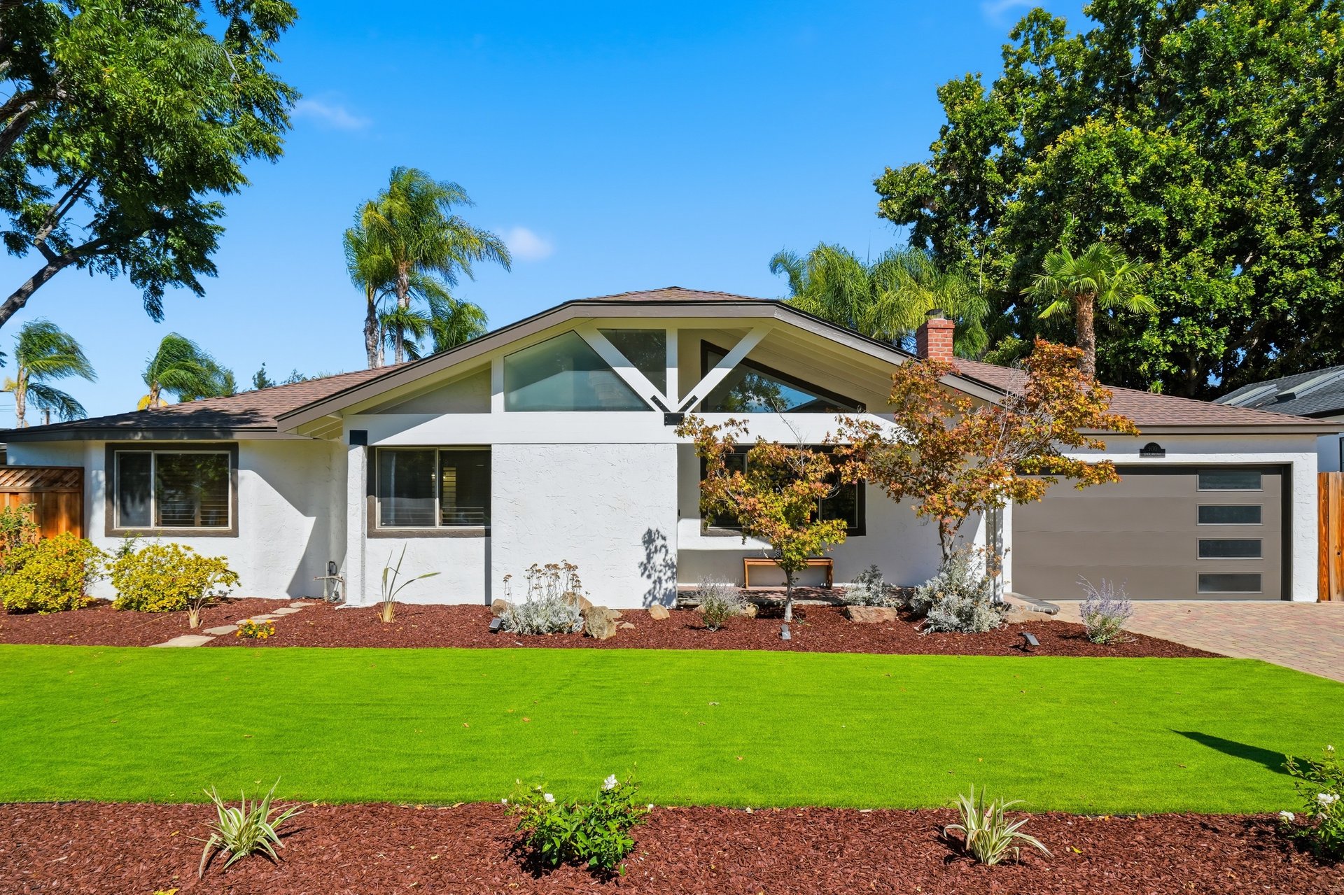 900 Eden AVE