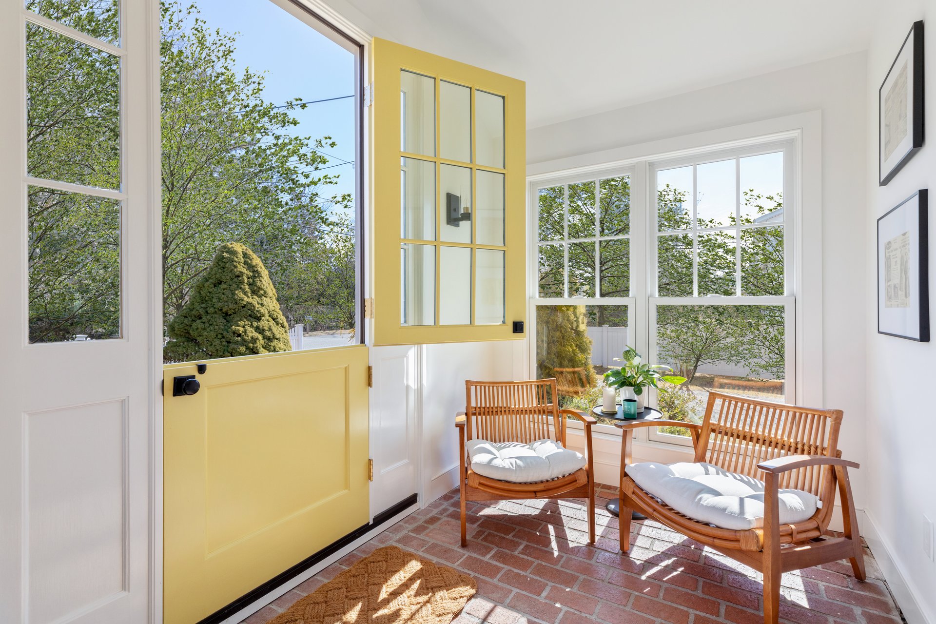 CHARMING AND COMPLETELY RENOVATED 