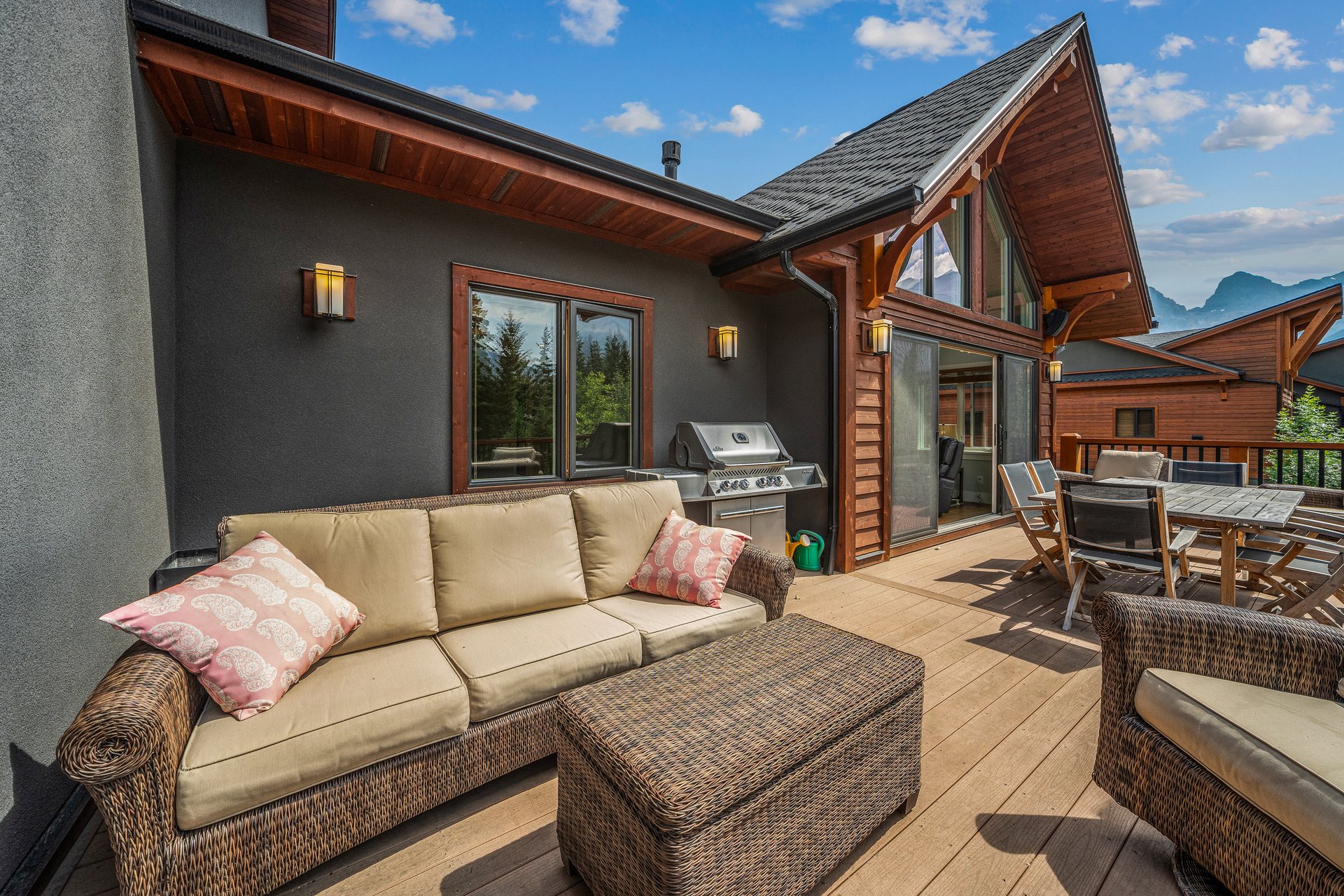 19 Creekside Mews
