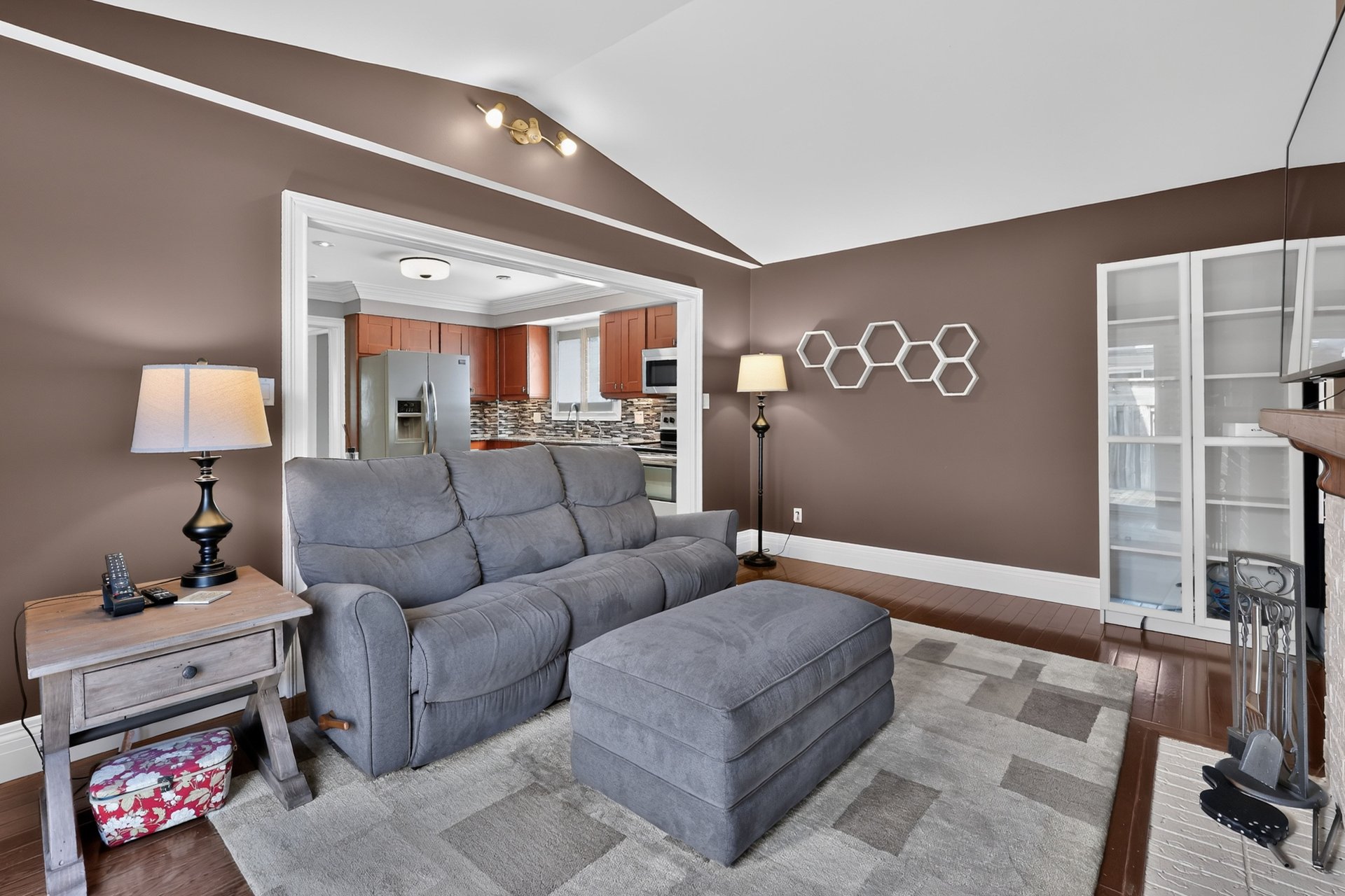 2102 Salma Crescent, Burlington