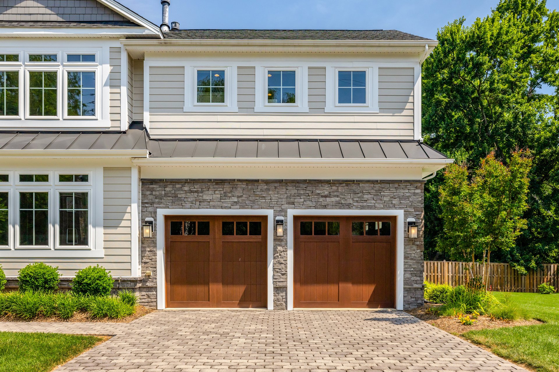 300 Jade Ct NW
