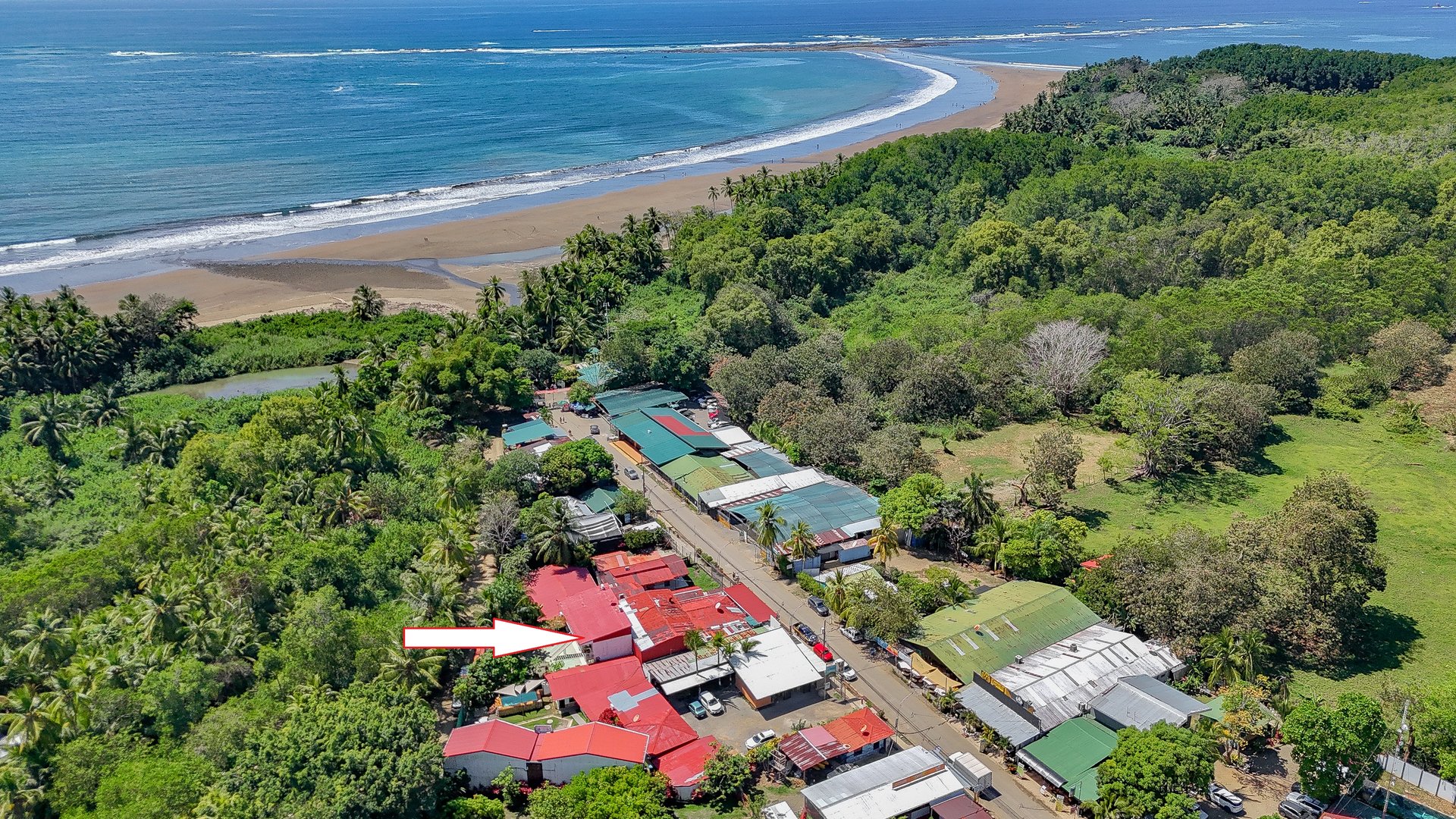 Fully equipped 4 Unit Apartment/Hotel complex 70 meters from the entrance to world-famous Marino Ballena National Park