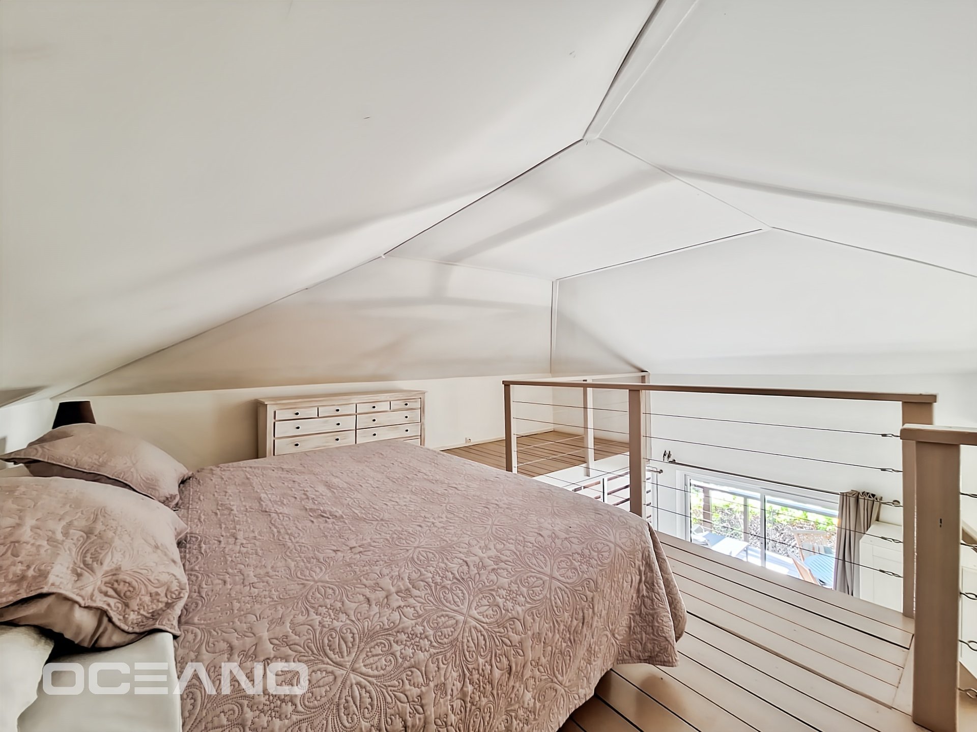 Sea View Mezzanine Studio – Oyster Pond