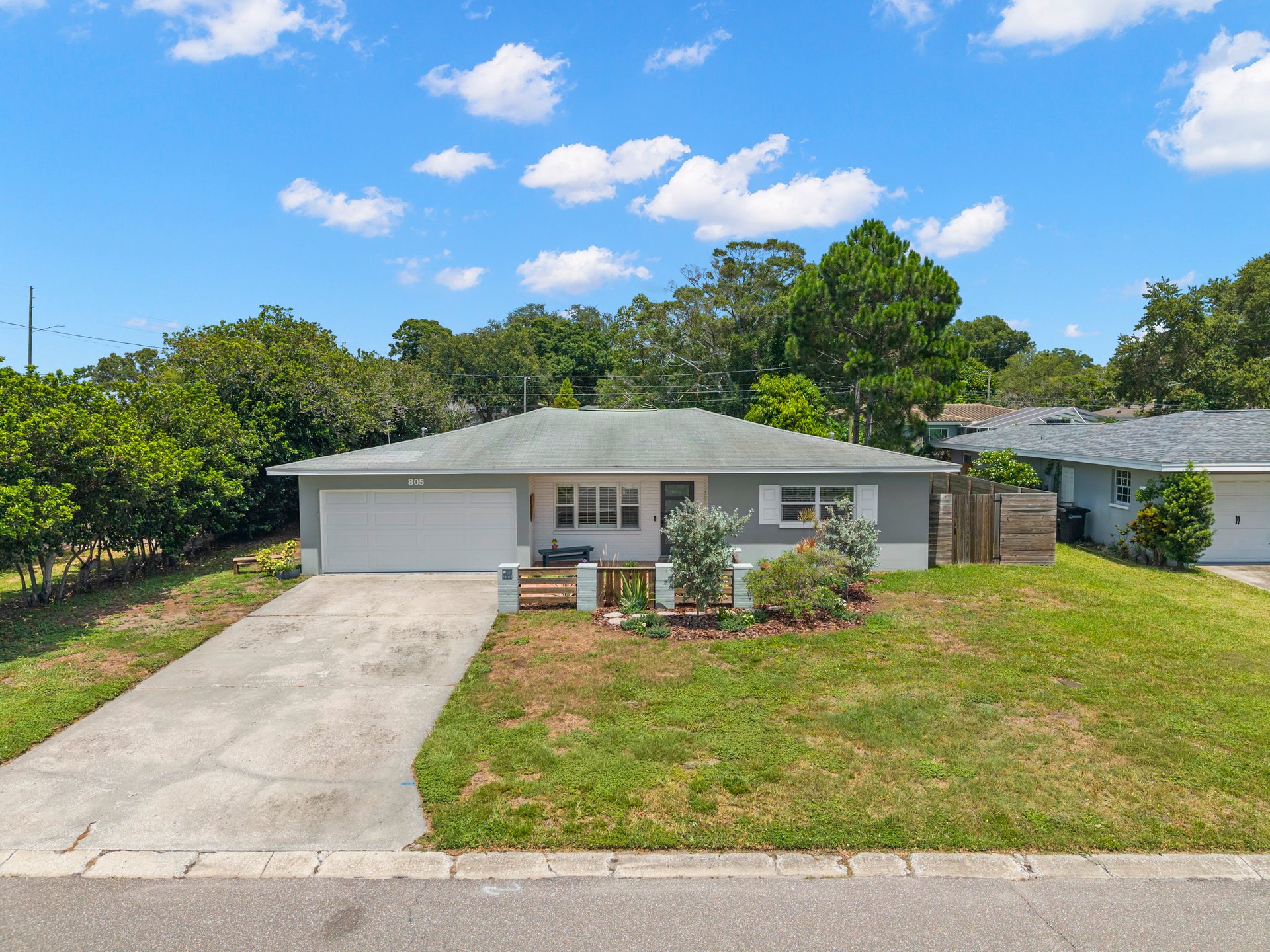805 Wellington Dr 