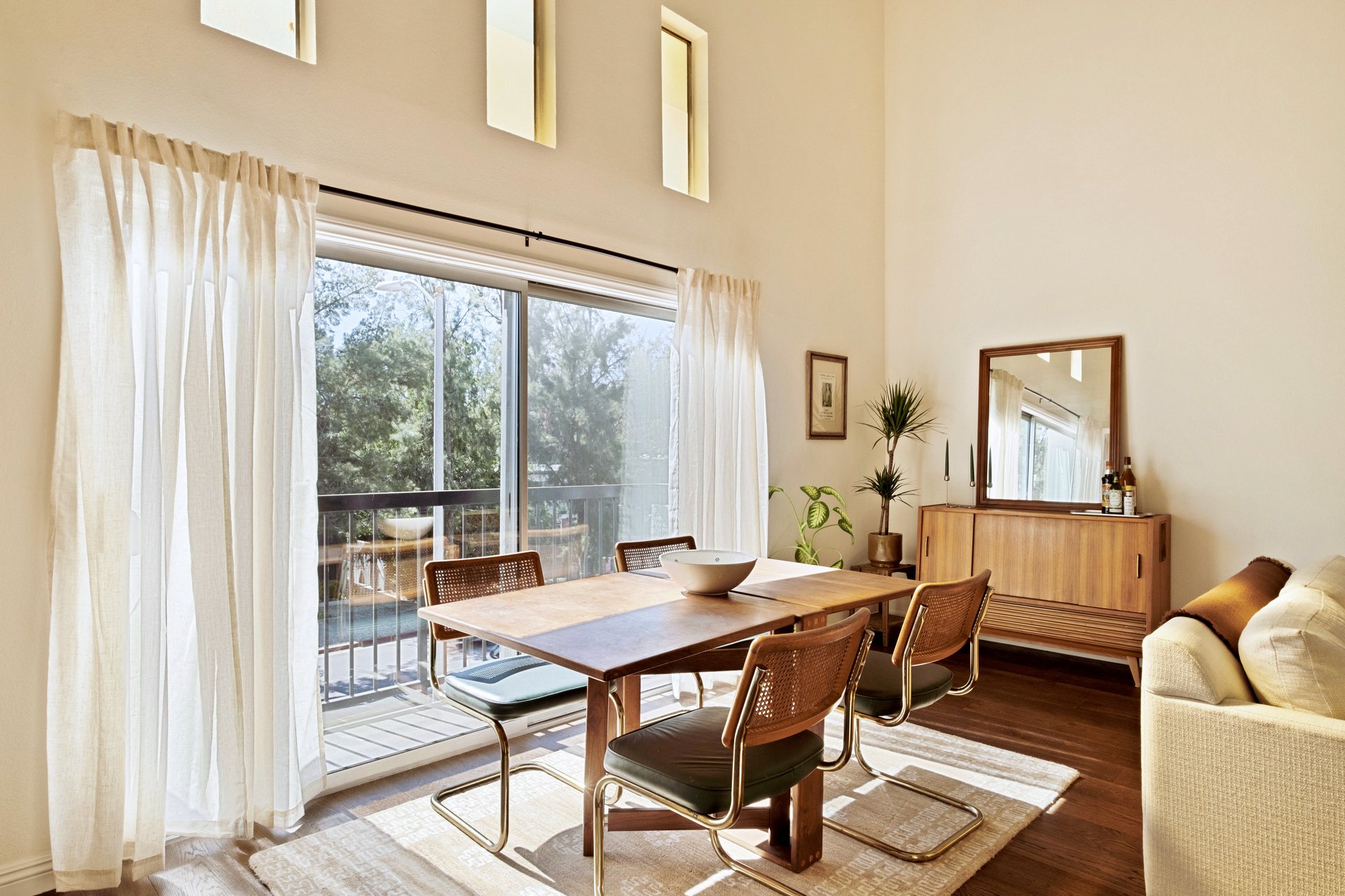 4660 Coldwater Canyon Ave Unit: 16