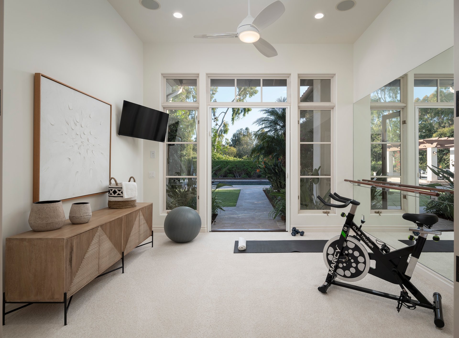 Luxury Living Redefined: Executive Rental in The Bridges