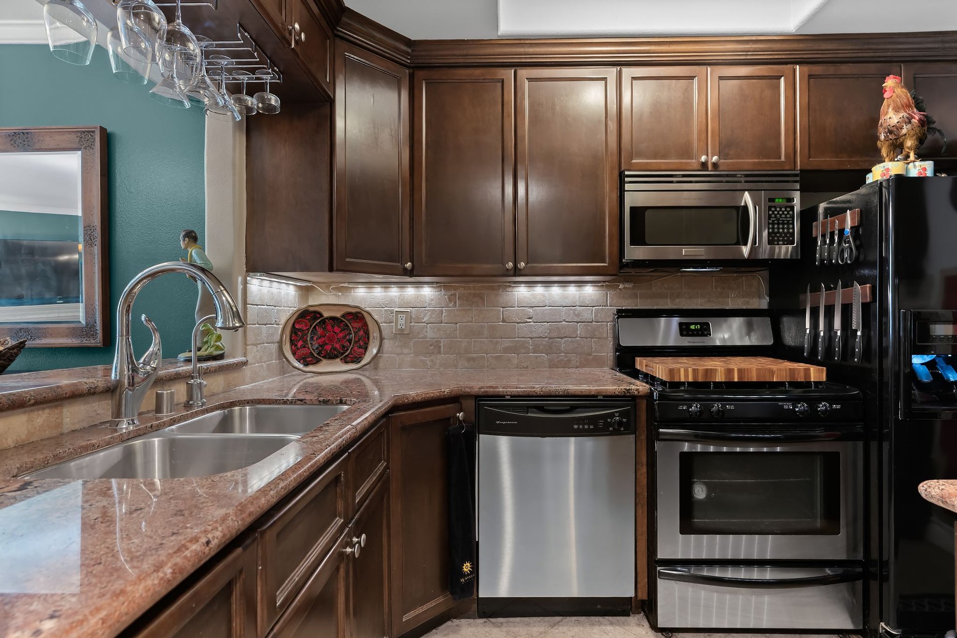 4128 Whitsett Ave Unit 108