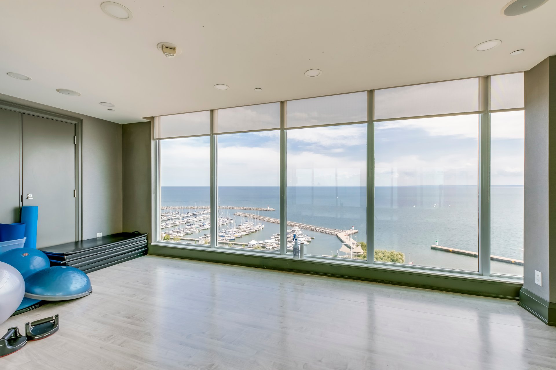 11 Bronte Rd #417
