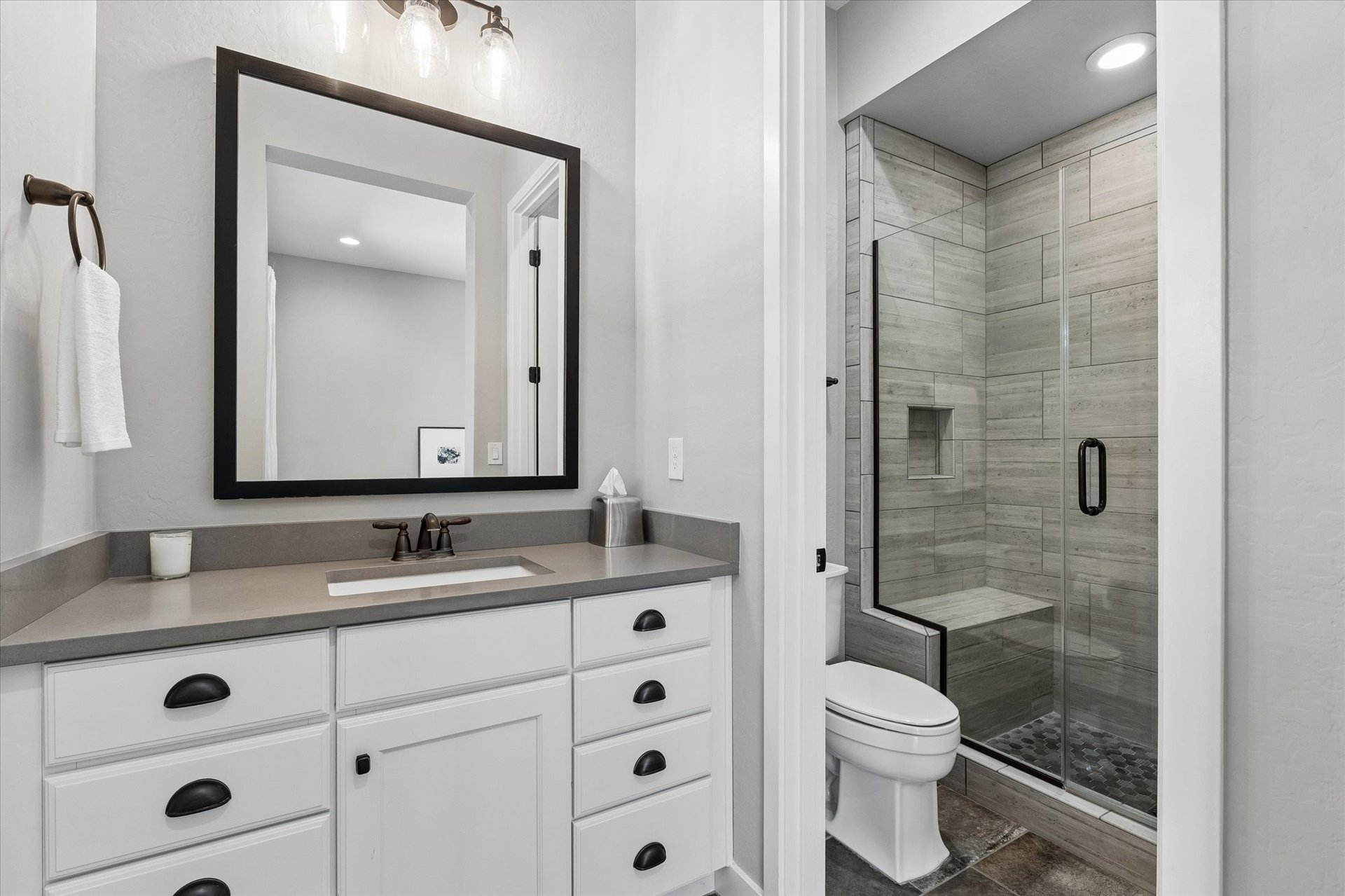 2905 E LOS GATOS DR, Phoenix, AZ 85050