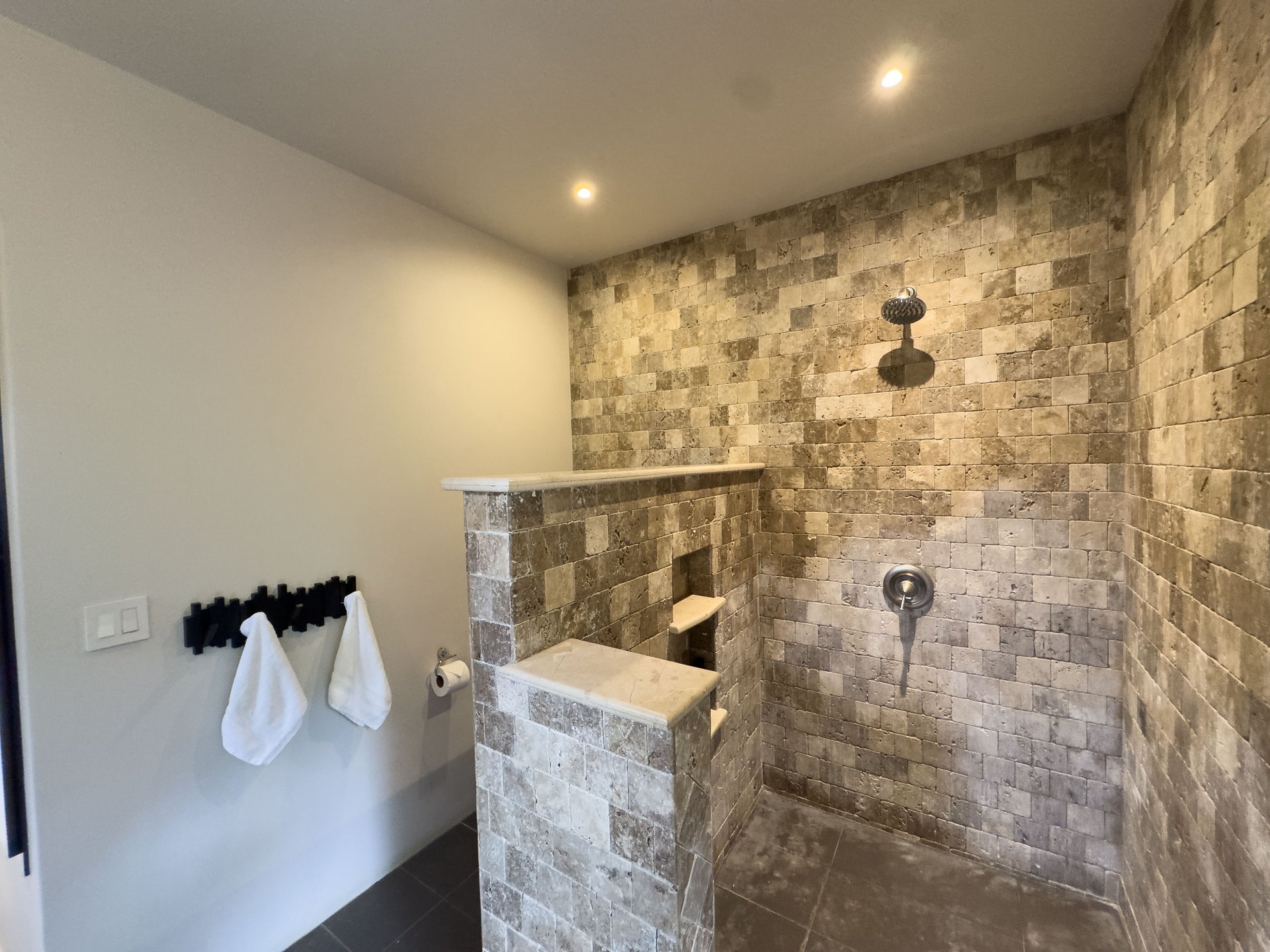 Stylish 4 bedroom home in the popular Dominicalito community, 7 minutes to the beach
