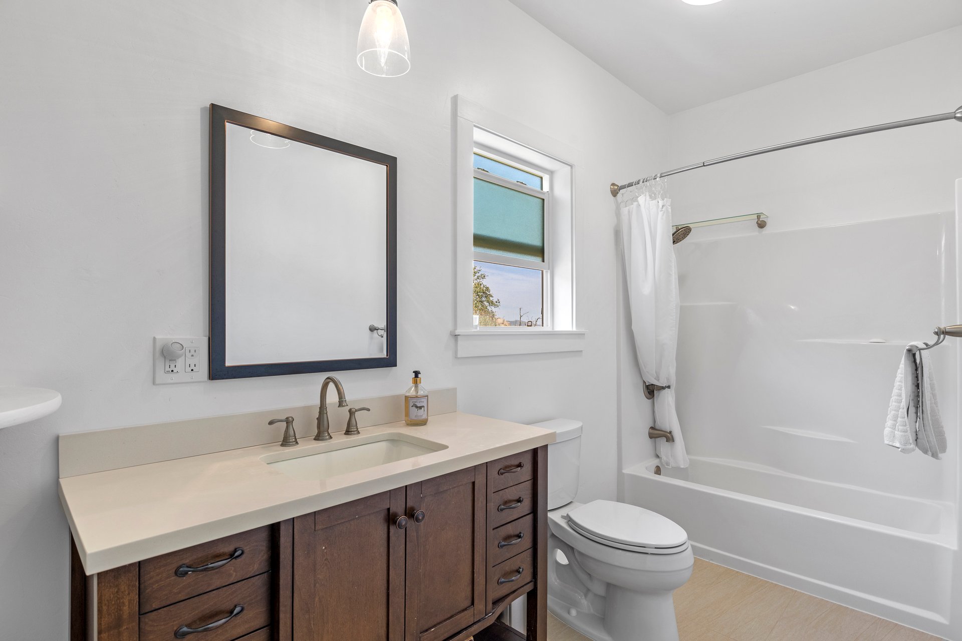 26501 Skyline Dr, Tehachapi, CA 93561 | Craftsman Home for Sale in Bear Valley Springs