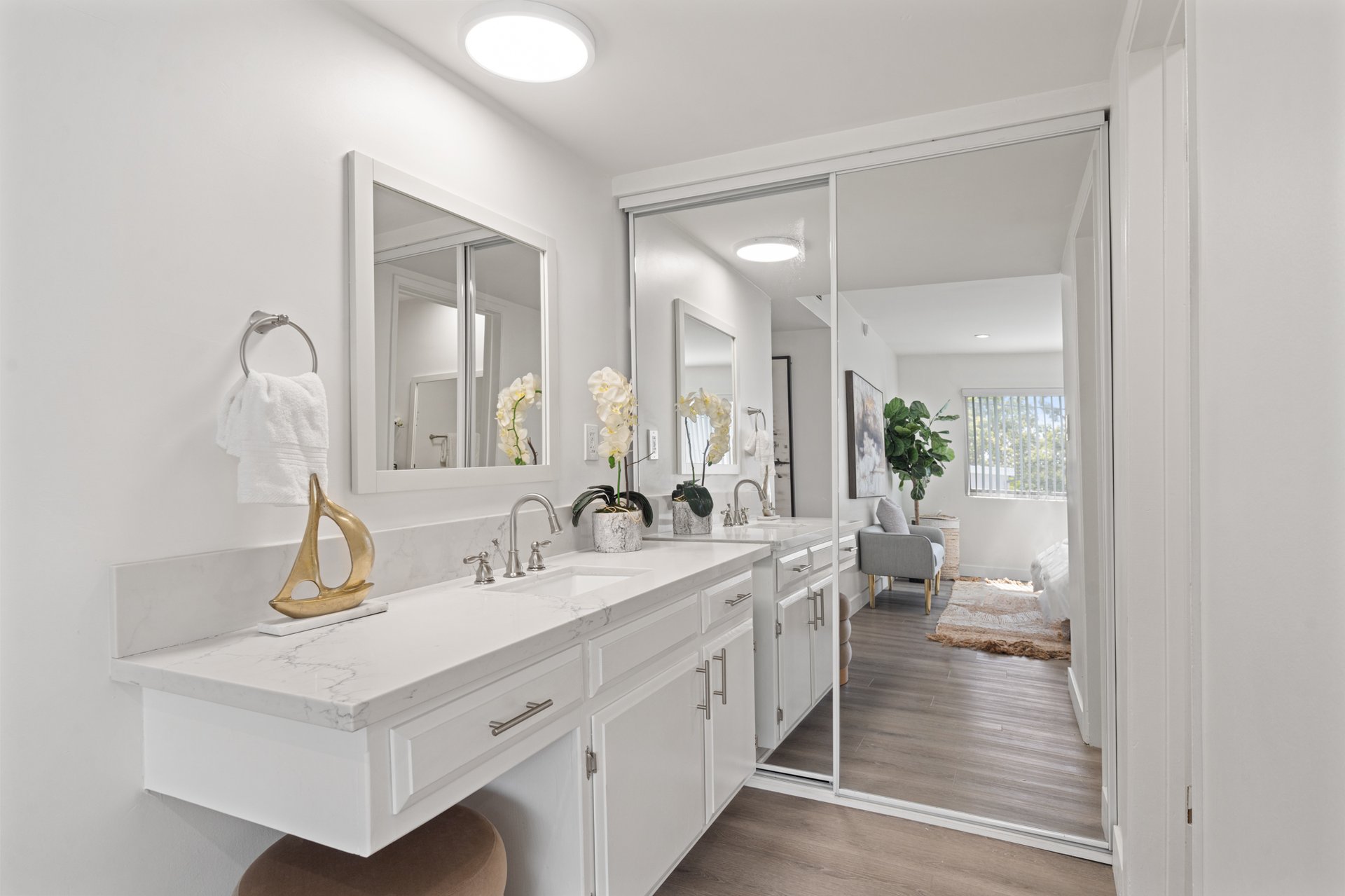 400 S Los Robles Avenue #209