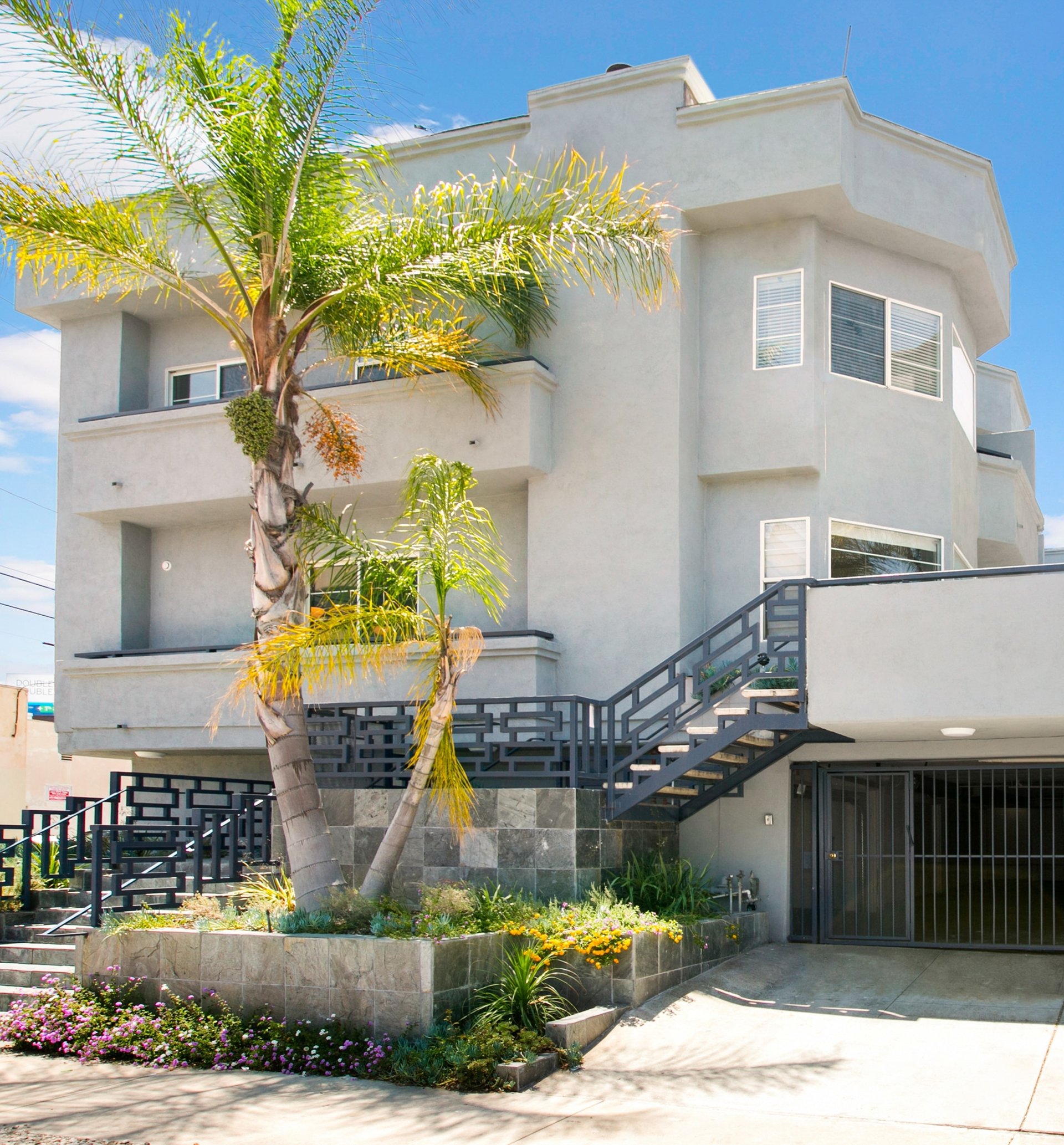 Renovated Townhome in Beverly Grove