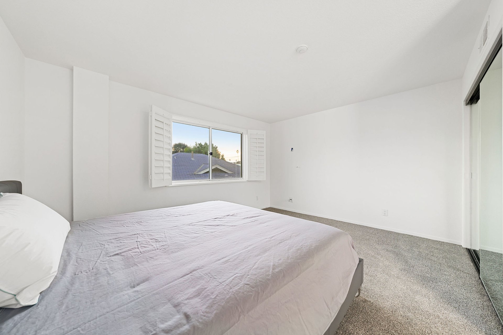 1010 California Ave #307, North of Wilshire