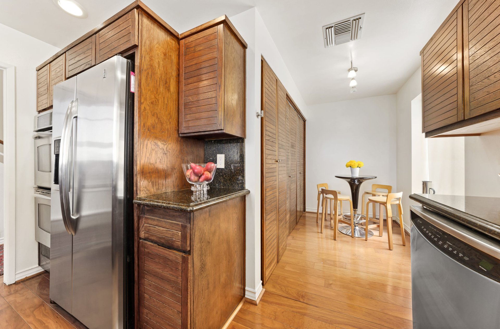 1520 S Beverly Glen Blvd #301, Westwood